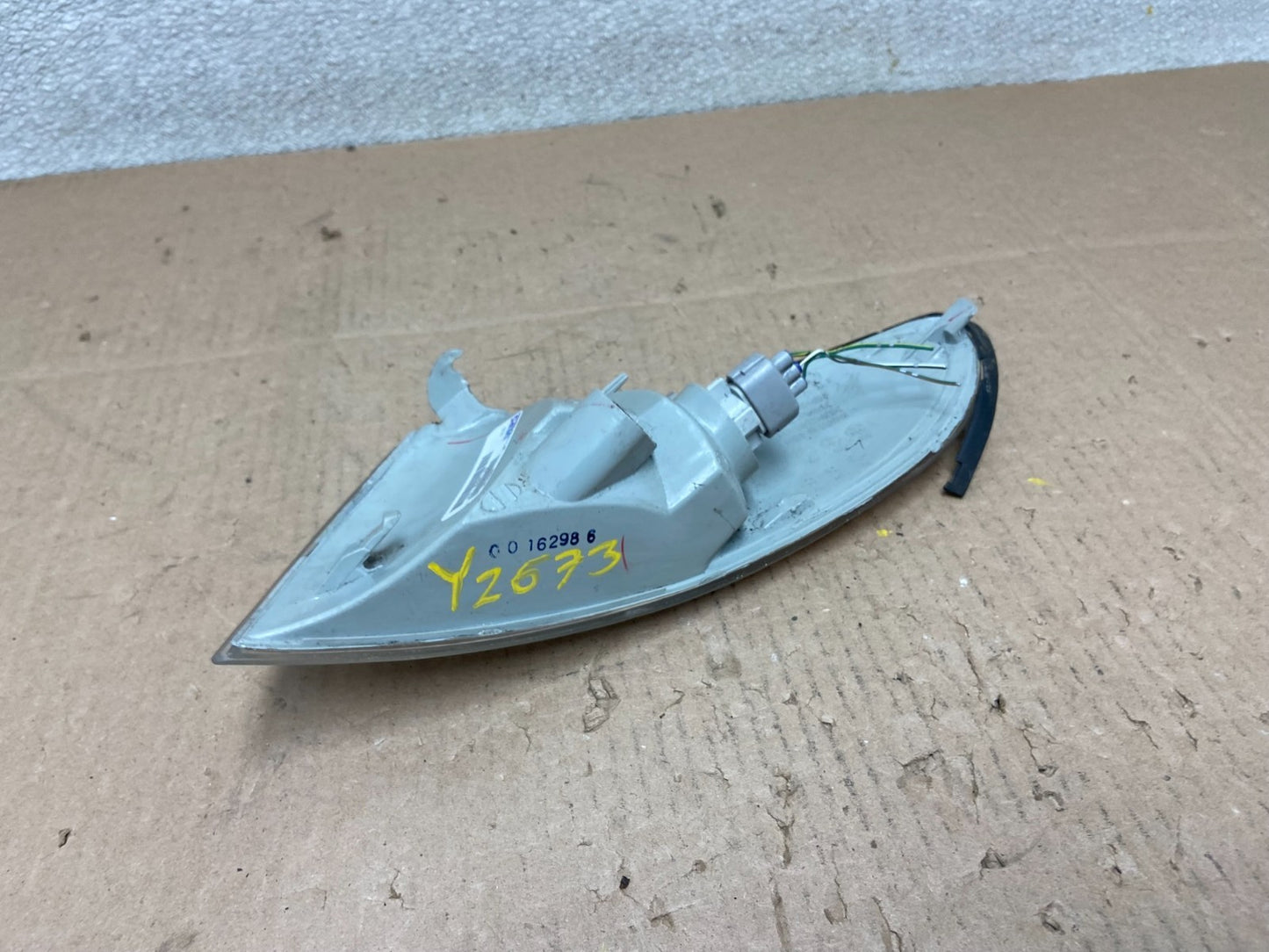 1999-2001 Toyota Solara Right Passenger RH Front Turn Park Signal Y2673 DW6