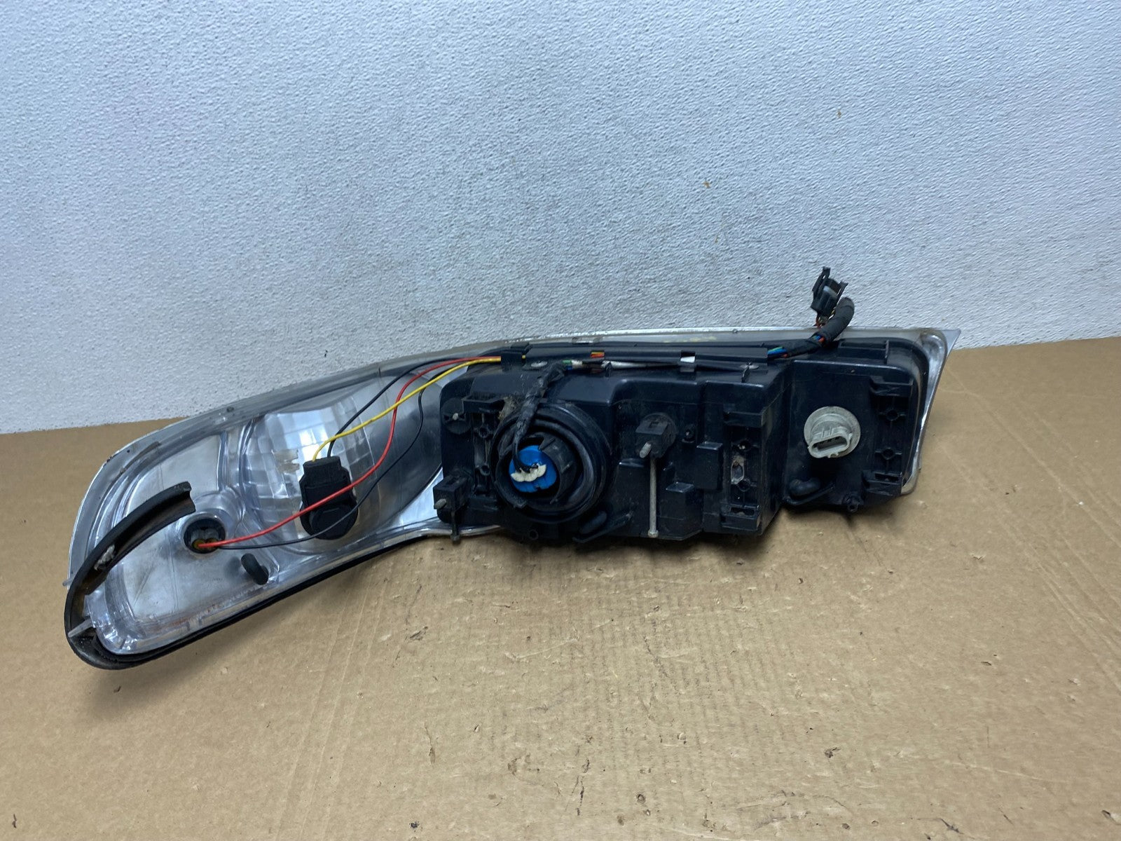 1999-2001 Lincoln & Town Car Right Passenger RH Headlight Halogen AG0532 DW5