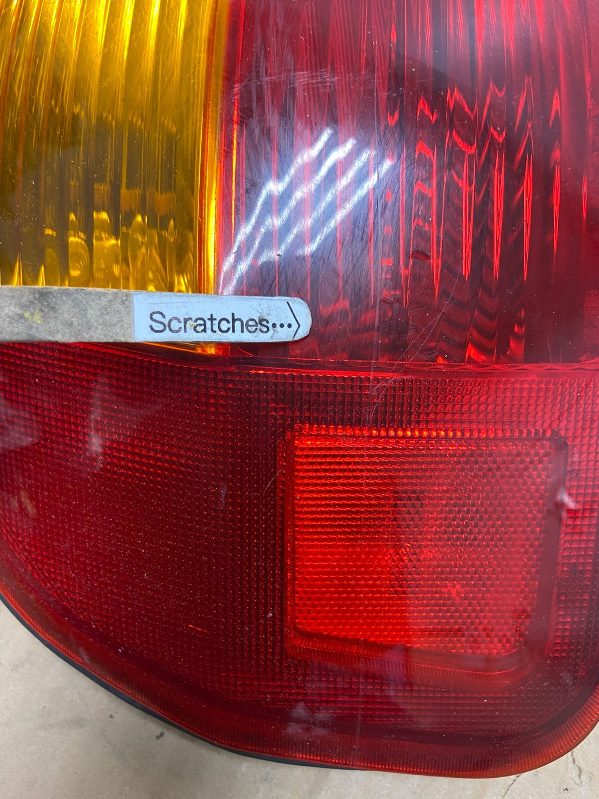 2001 - 2004 Hyundai Santa Fe Left Driver LH Side Tail Light AD0790 LK3