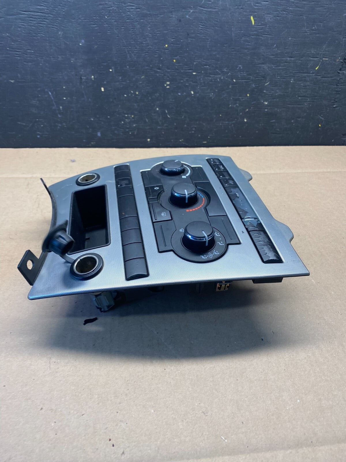 2005 2006 2007 Jeep Commander Grand Cherokee A/C Climate Control Bezel O3555 DG4