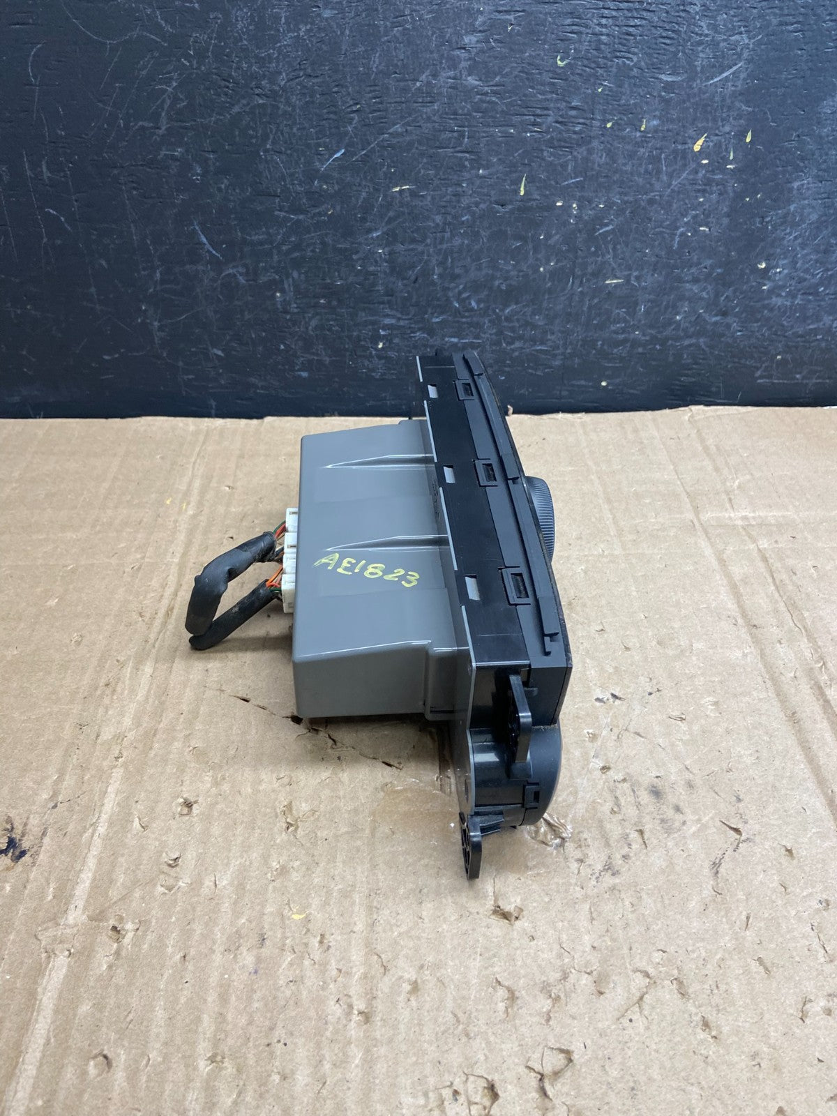 2009 to 2011 Kia Borrego AC Heater Climate Controls HVAC Storage Panel AE1823 DG1
