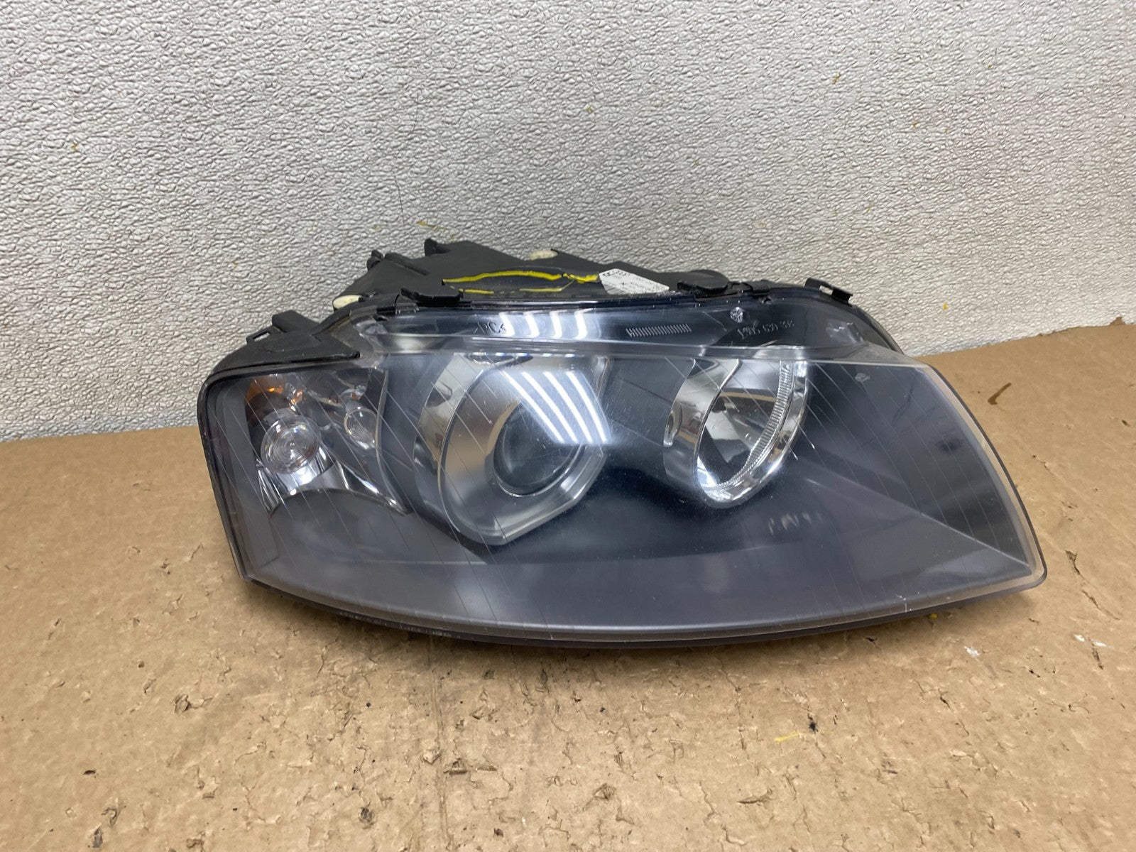2005 to 2008 Audi A3 Right Passenger RH Side Xenon HID Headlight OEM V0522 DW0
