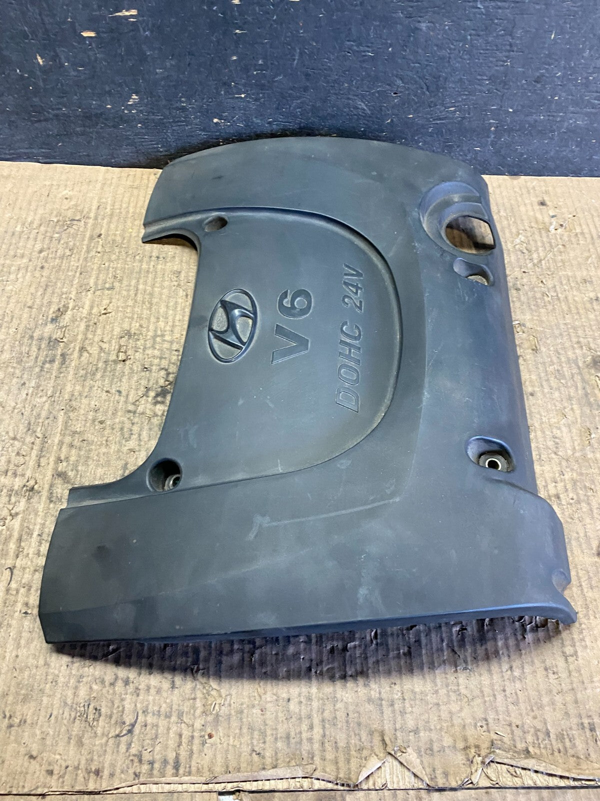 2002 to 2005 Hyundai Sonata 2.4L Engine Trim Cover N2124 PS3