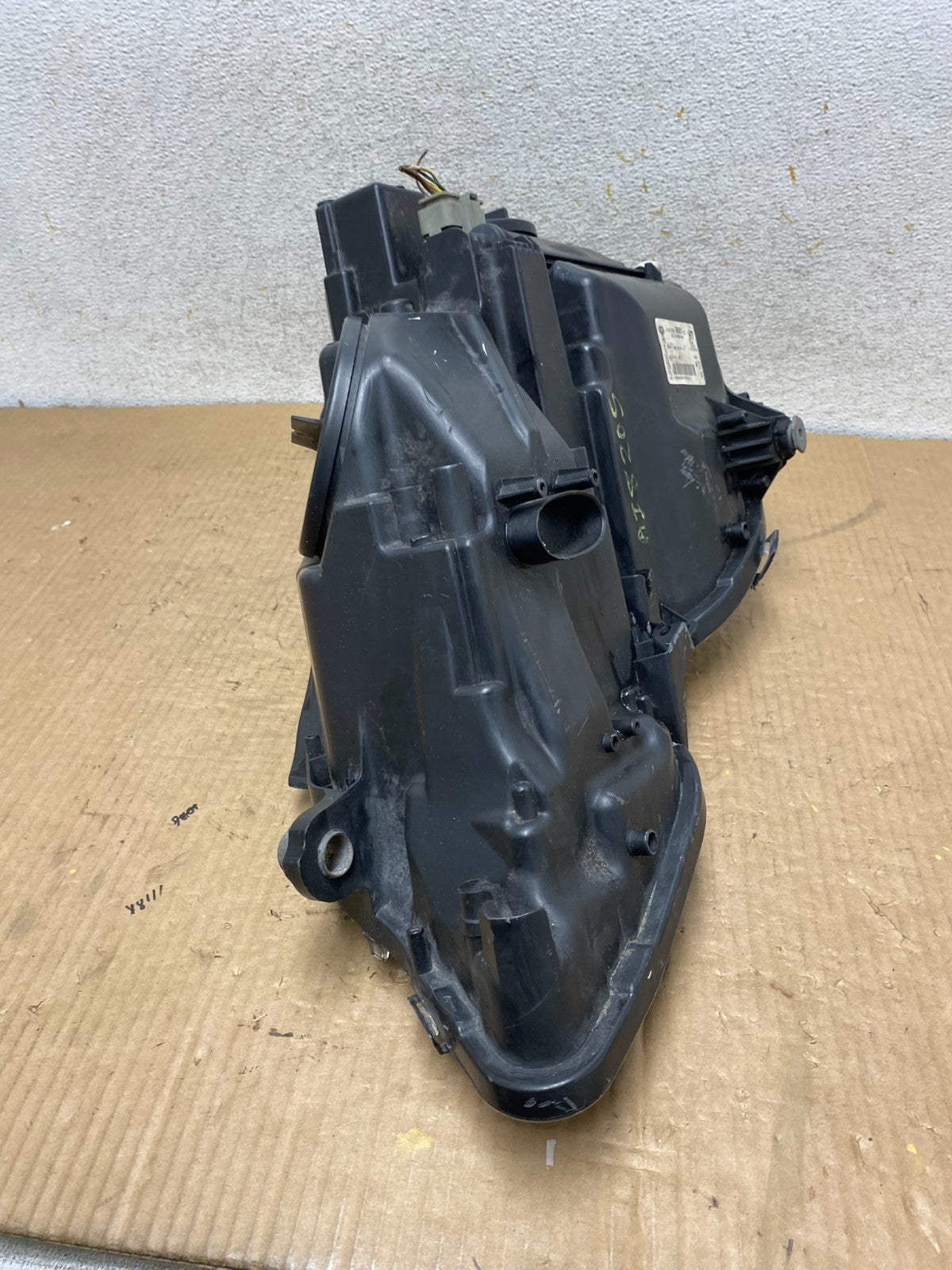 2010-2013 Mercedes E Class E350 E550 Right Passenger Halogen Headlight AI8205 DW8
