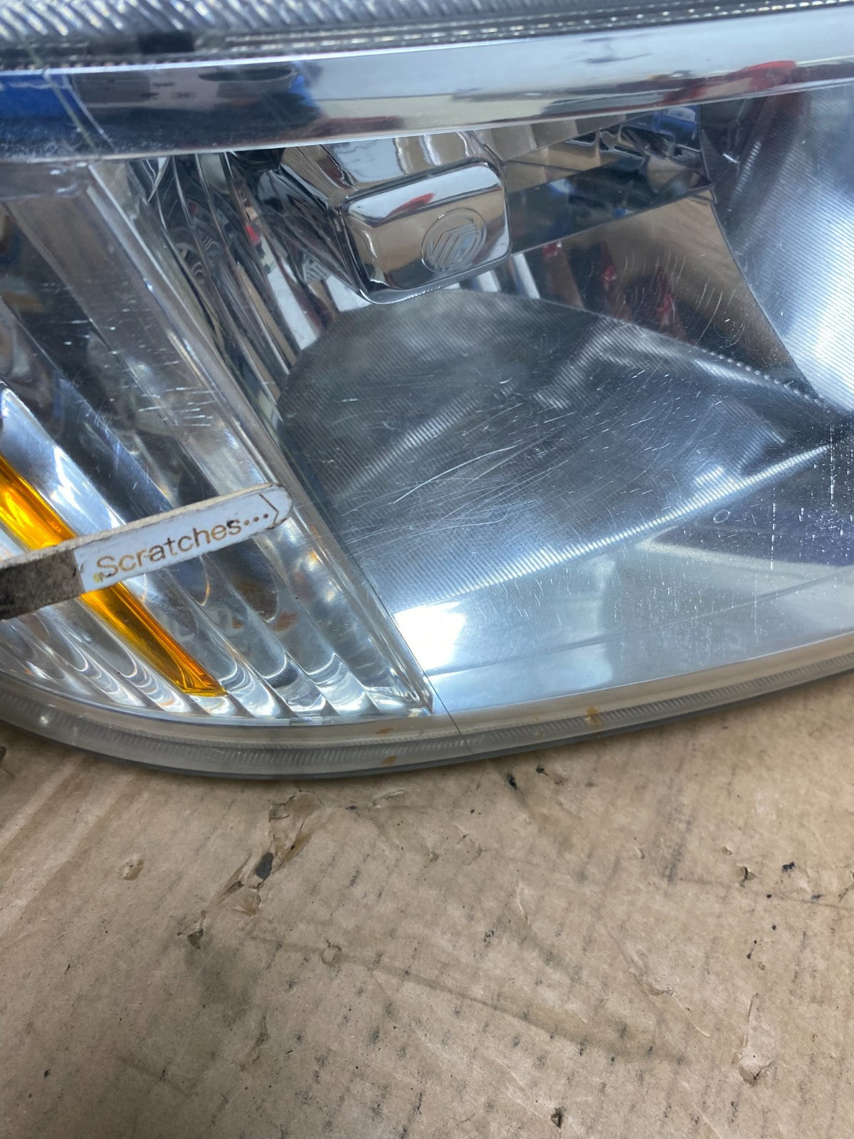 2008 to 2011 Mercury Mariner Right Passenger RH Side Halogen Headlight AI4510 DW3