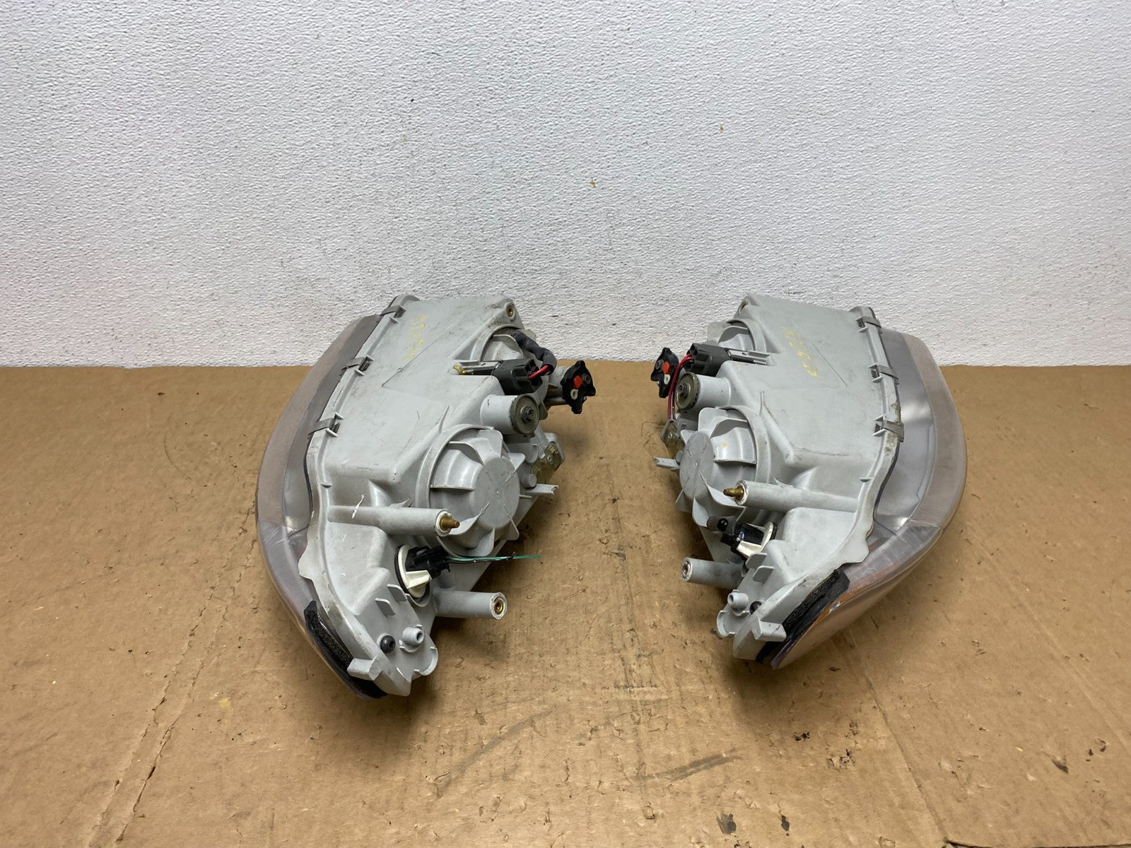 1995 to 1996 Chrysler Sebring Coupe Left+Right Side Headlights AD0514 DW7