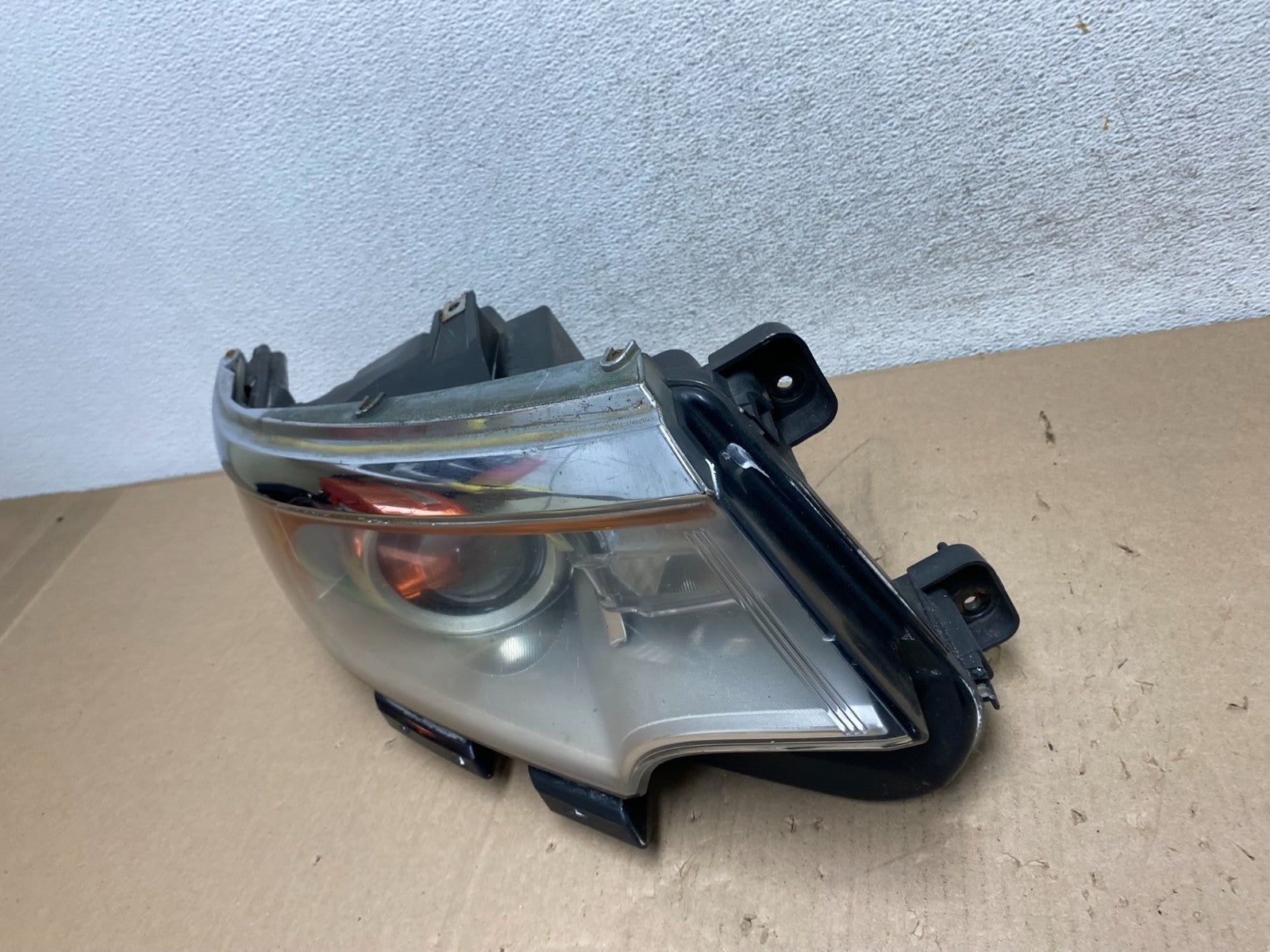 2011 to 2014 Ford Edge Front Right Passenger Headlight Halogen AG6750 DW1