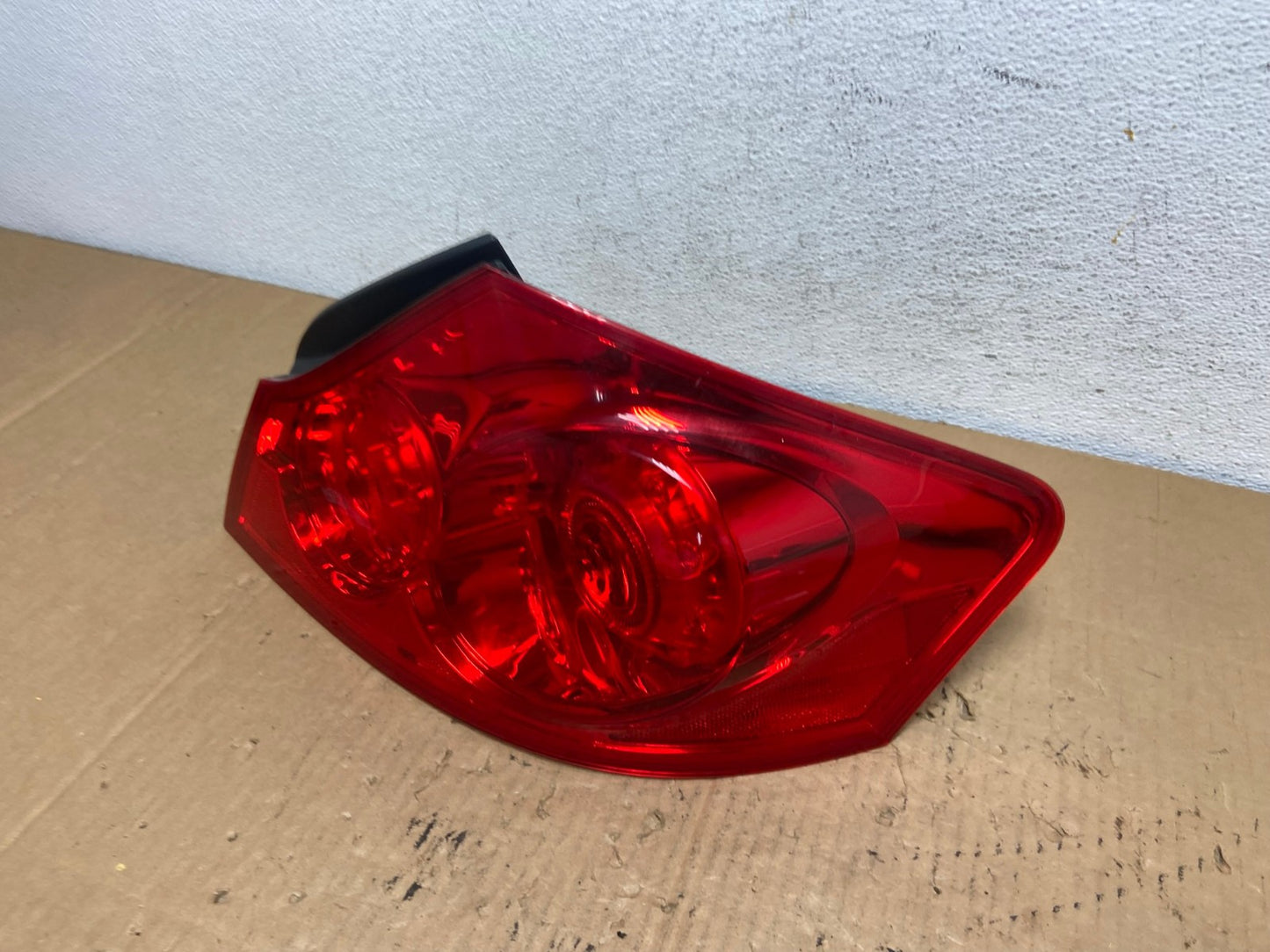 2007 to 2013 Infiniti G35 G37 Sedan Right Passenger Rh Tail Light AD2404 LK1