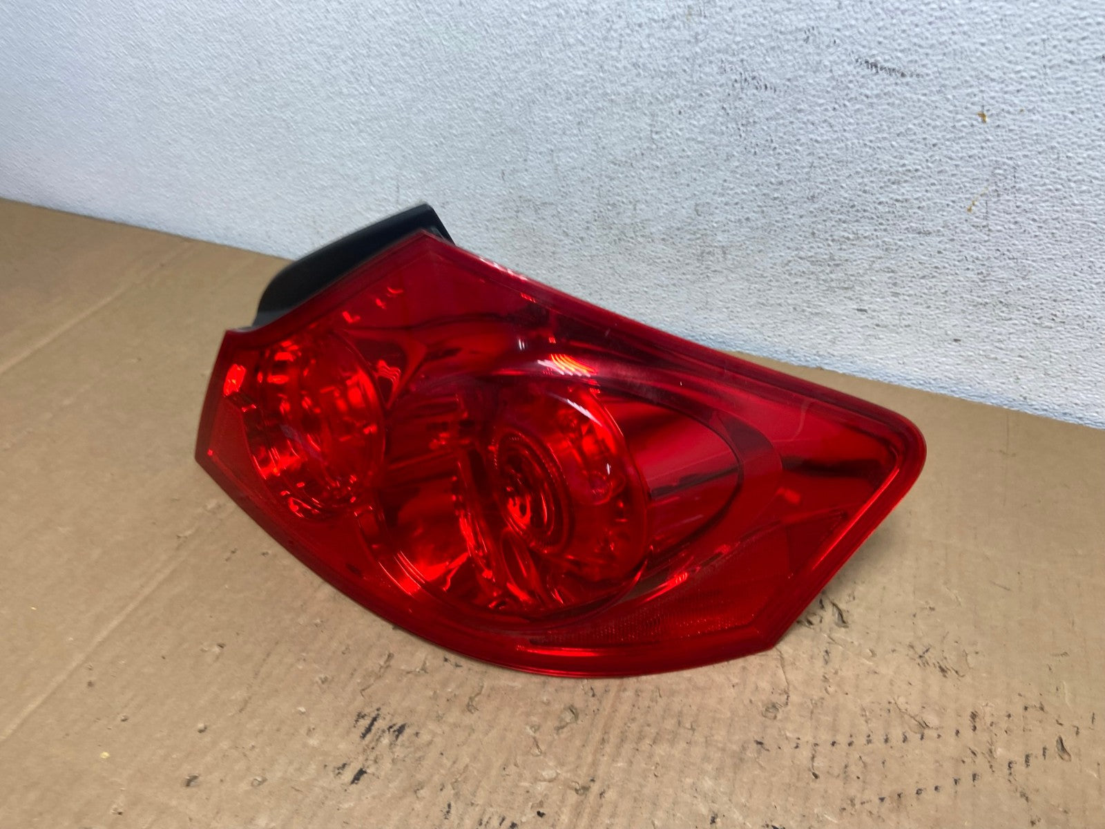 2007 to 2013 Infiniti G35 G37 Sedan Right Passenger Rh Tail Light AD2404 LK1