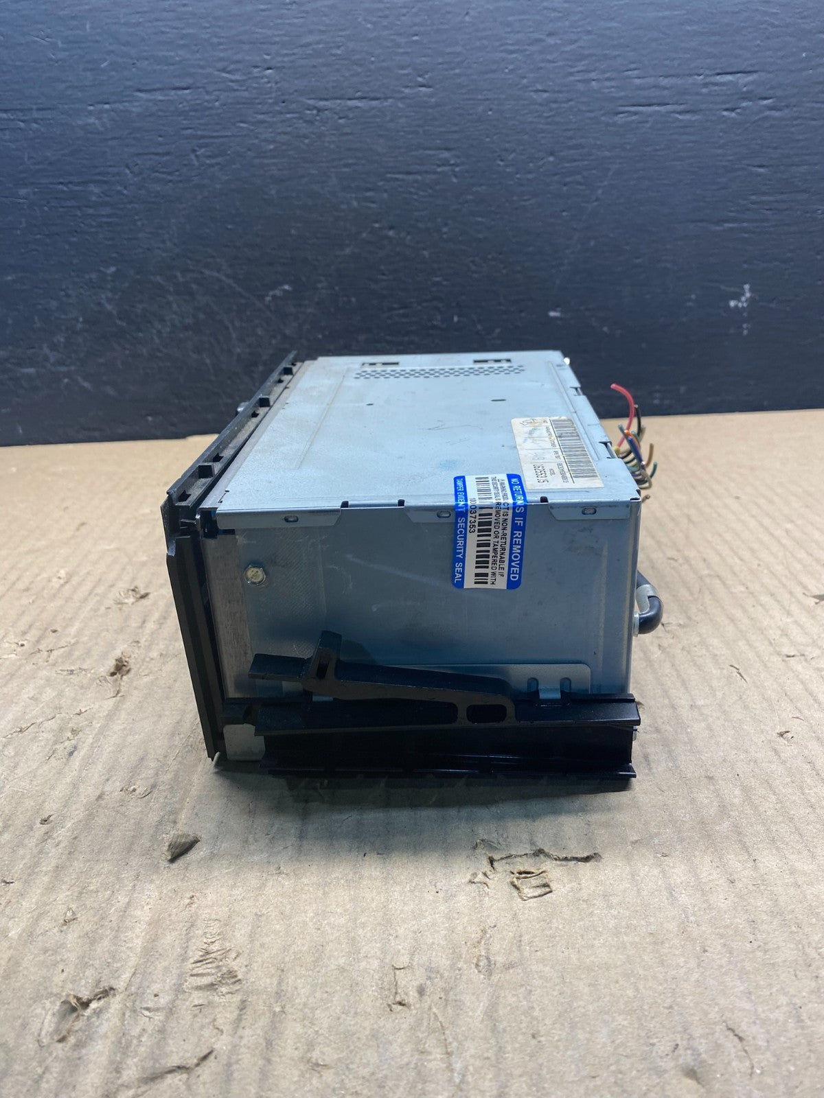 1999-2000 Chevrolet Express Radio AM FM  Player OEM AC2425 DG1