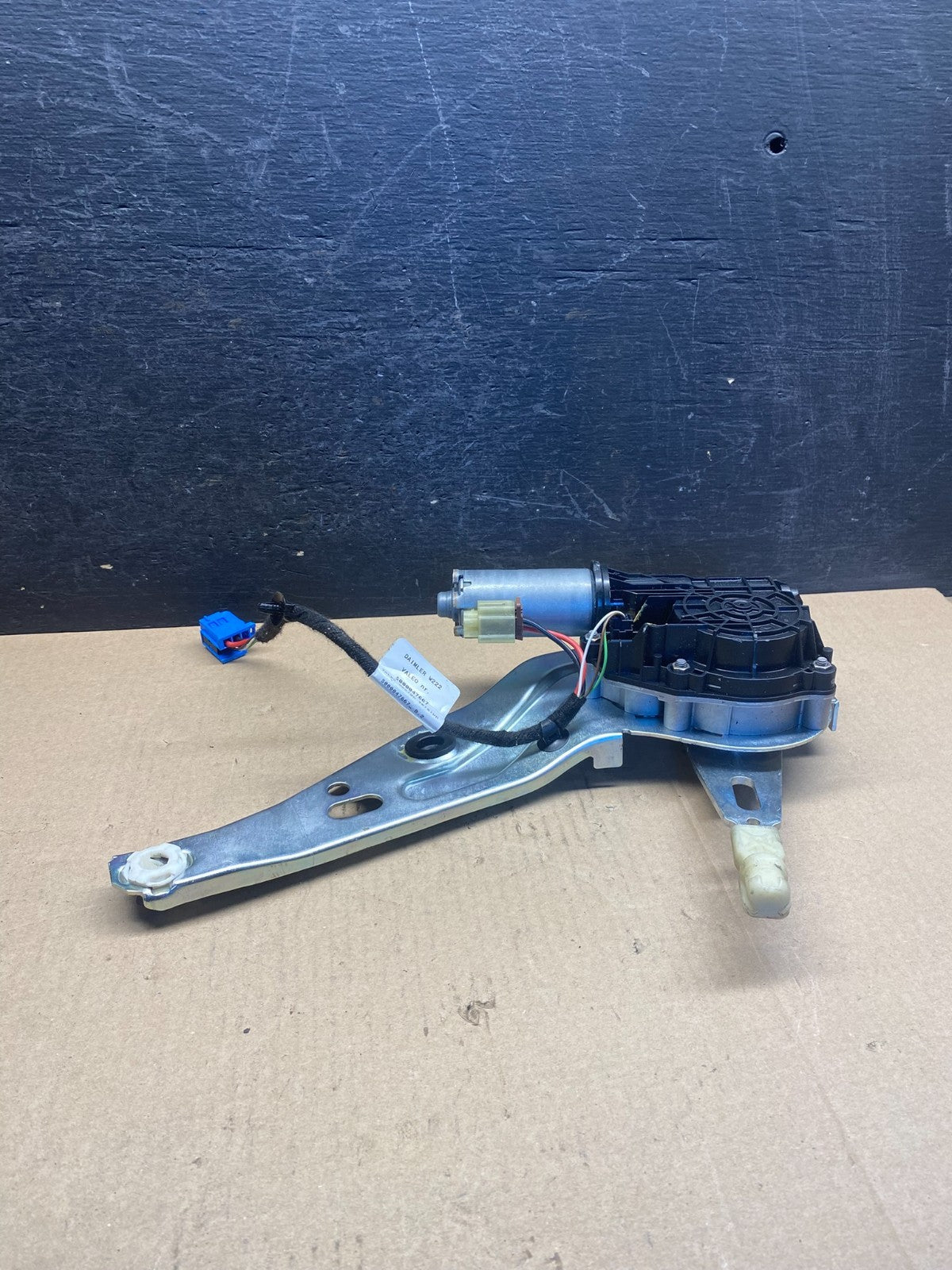 2014-2020 Mercedes S550 S600 Trunk Lid Motor Actuator Rear Lift AH3437 DG1
