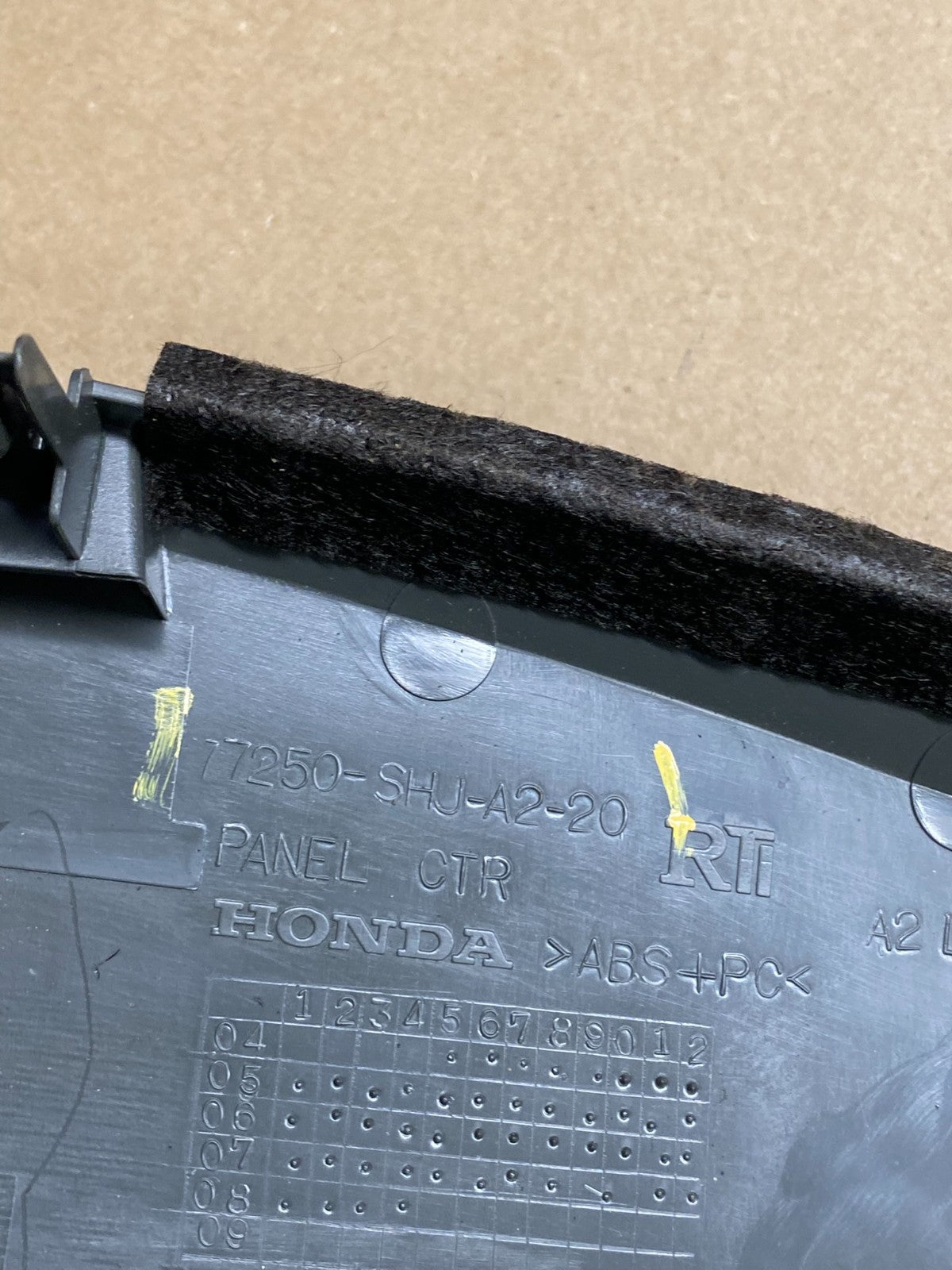 2005 to 2010 Honda Odyssey  Radio Climate Control Dash Trim Bezel ab8633 DG5