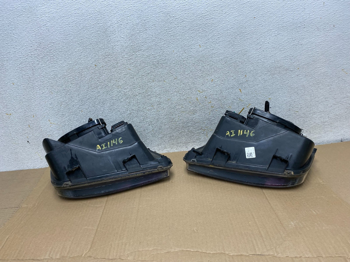 2002 to 2004 Volkswagen Jetta Left+Right Headlights AI1146 DW8