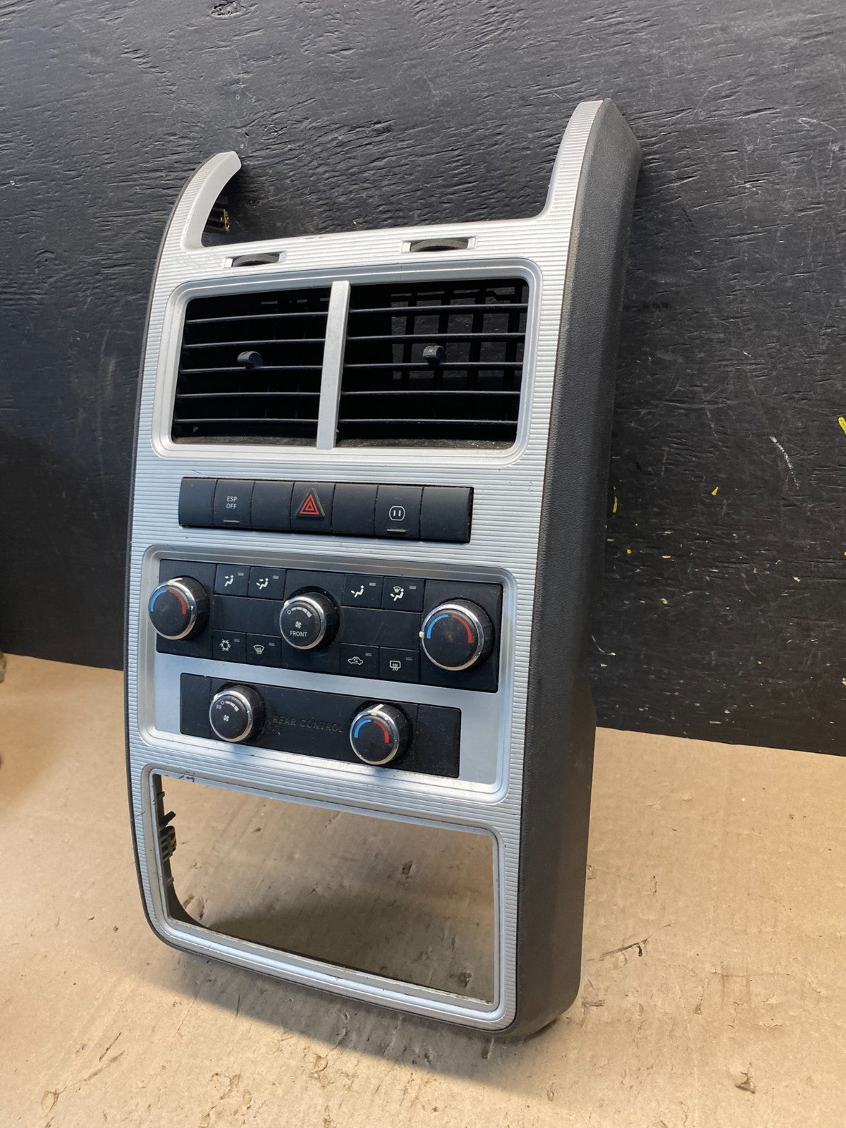 2009 2010 Dodge Journey Center Dash A/C AC Climate Control Bezel Trim R8972 DG2