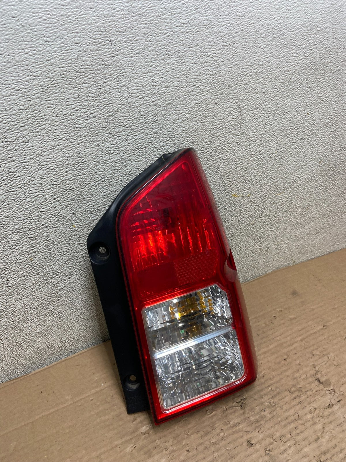 2005 to 2012 Nissan Pathfinder Right Passenger RH Side Tail Light Oem AA9470 LK2