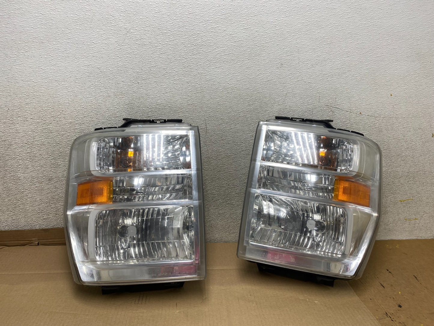 2008-2014 Ford Econoline E150 E250 E350 Left+Right Headlights U2763 DW0
