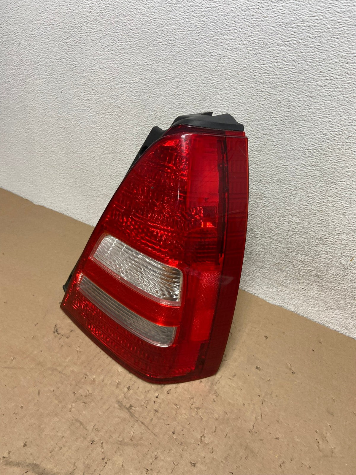 2003 2004 2005 Subaru Forester Right Passenger Rh Side Tail Light AG4236 LK1