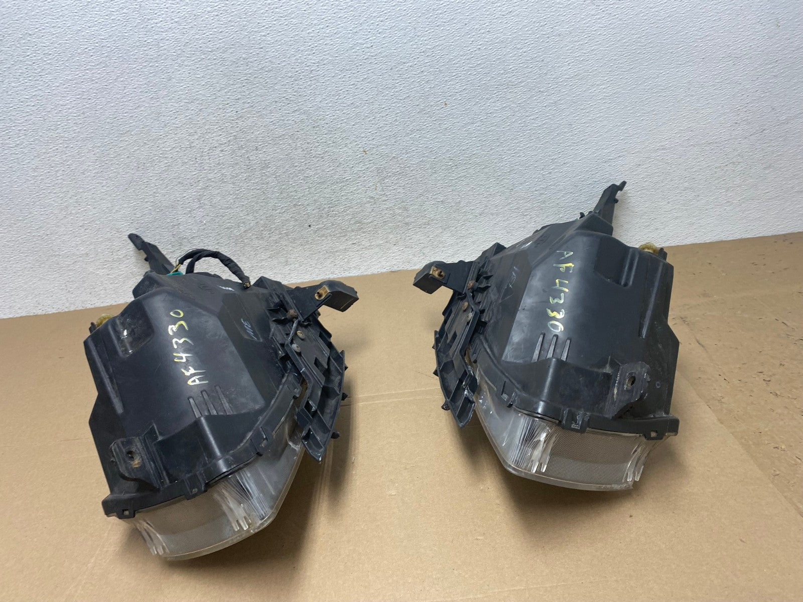 2011 to 2015 Chevrolet Cruze Halogen Left+Right Set Headlights AF4330 LK13