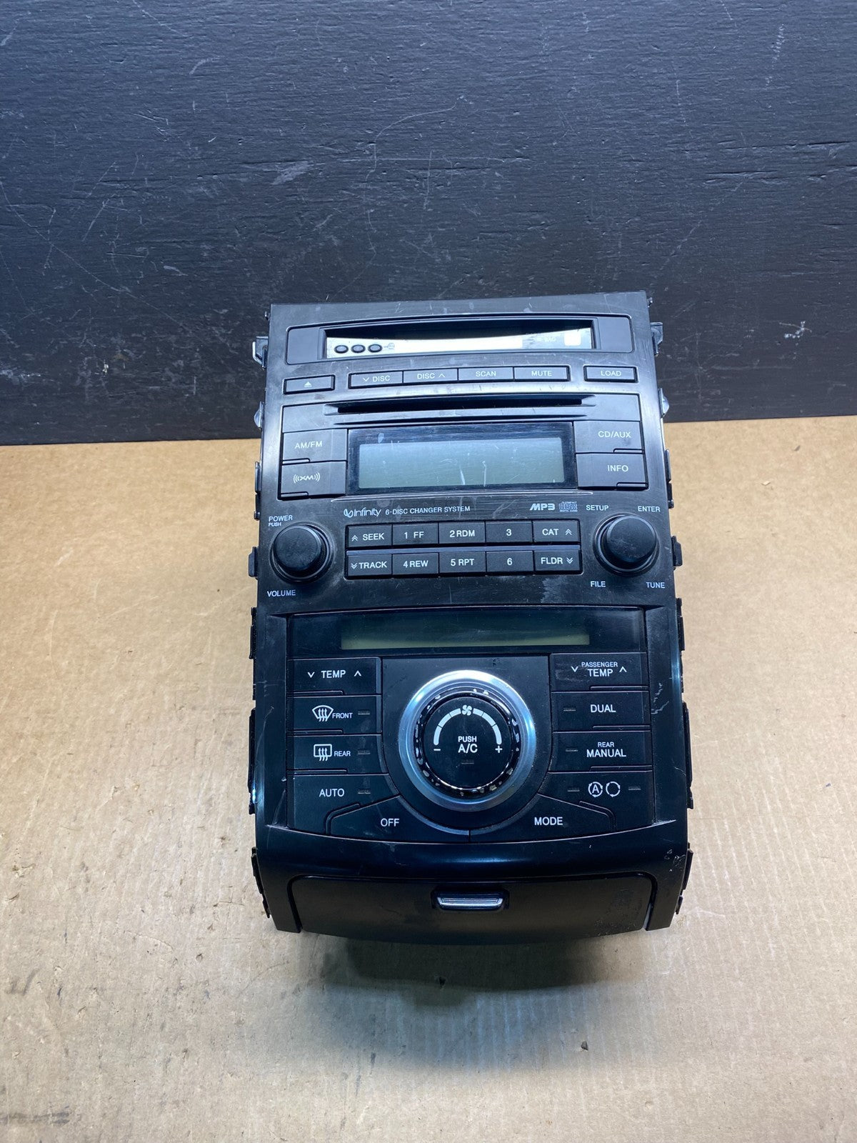 2007 to 2012 Hyundai Veracruz Auto Climate Temp Control Radio Bezel OE ac6971 DG0