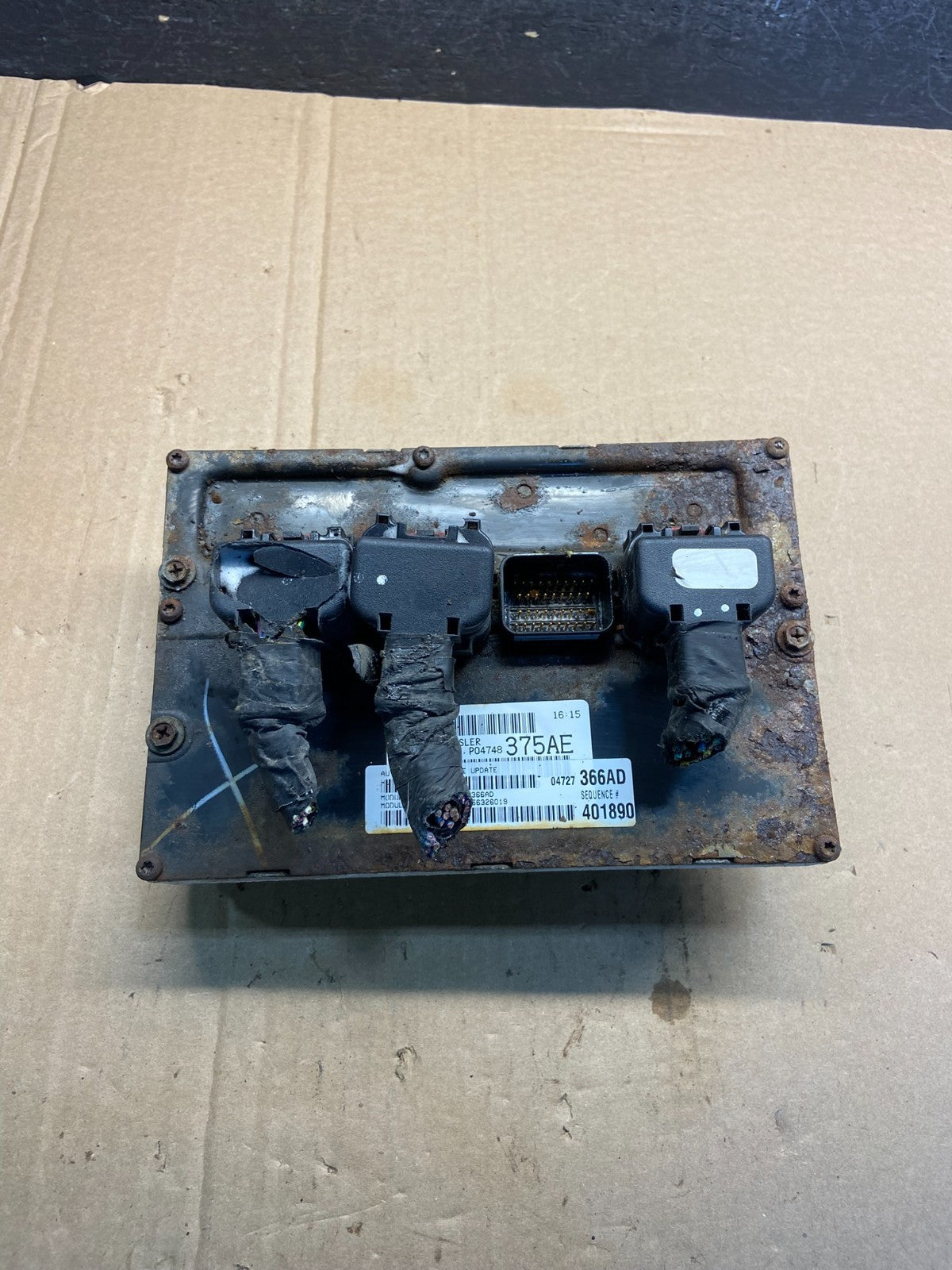 2005 Dodge Caravan 3.8L Engine Computer Module ECU ECM P04727366AD AE2308 DW0