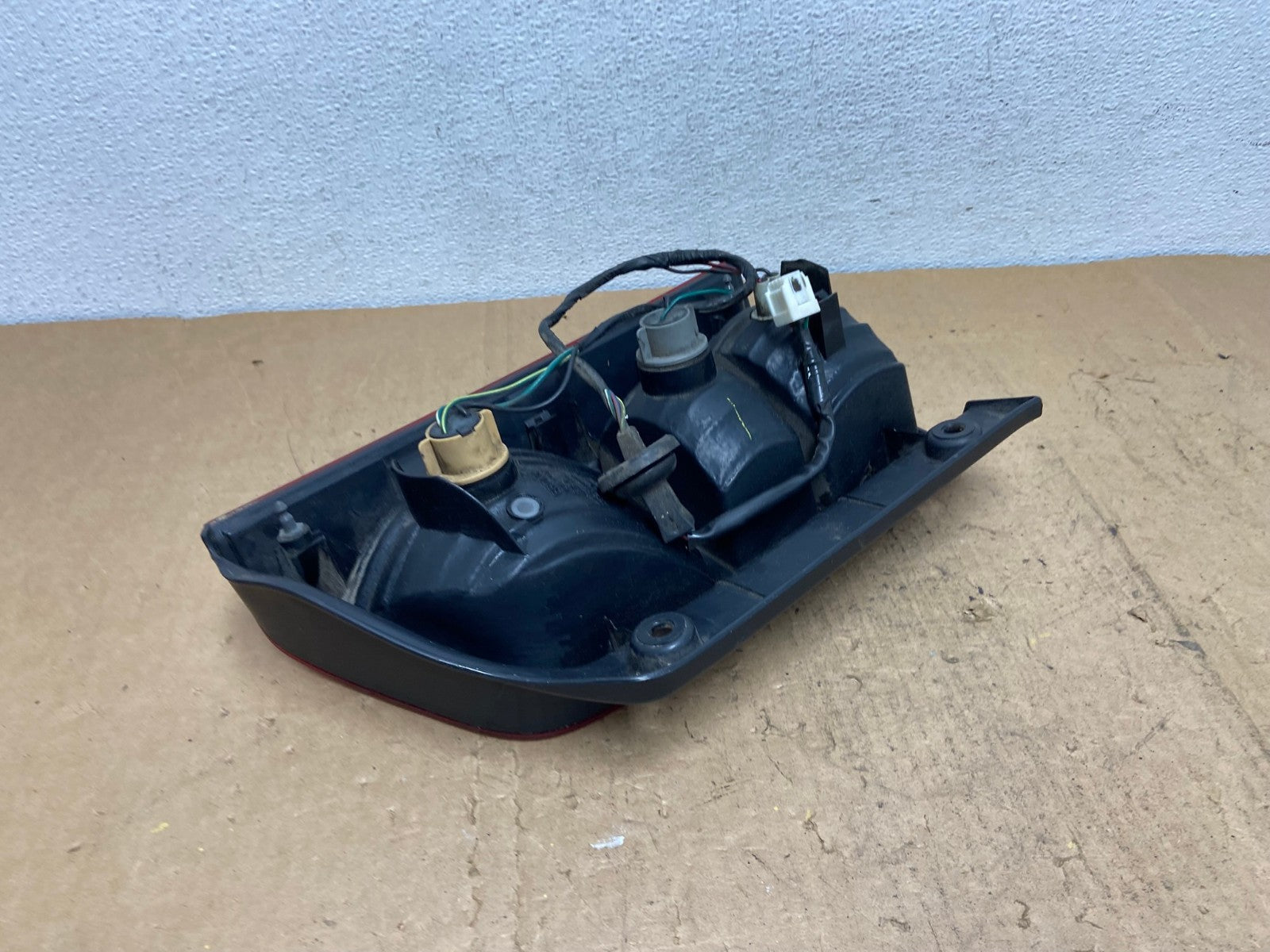 2005 to 2012 Nissan Pathfinder Tail light Left Driver Lh Side AD0534 LK5
