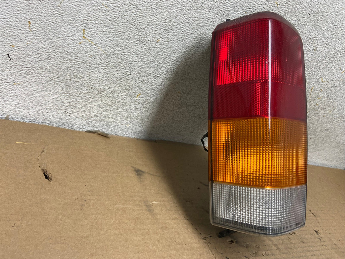 1997 to 2001 Jeep Cherokee Right Passenger Side Tail Light AH4327 LK1