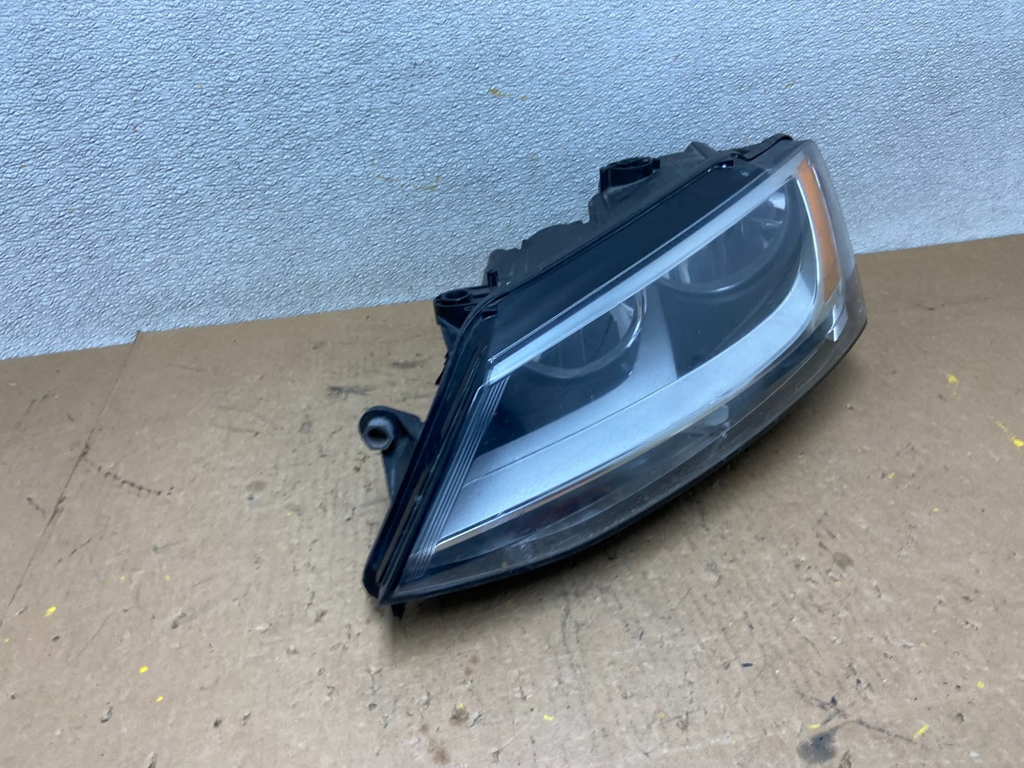 2011 to 2014 Volkswagen Jetta Left Driver LH Headlight Halogen Z9288 DW2