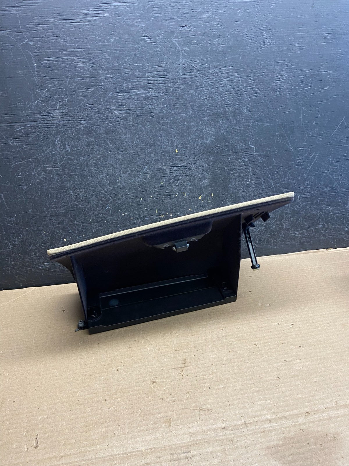 2007 to 2011 BMW E90 E91 335i 328i XI Glove Box AH3466 DG3