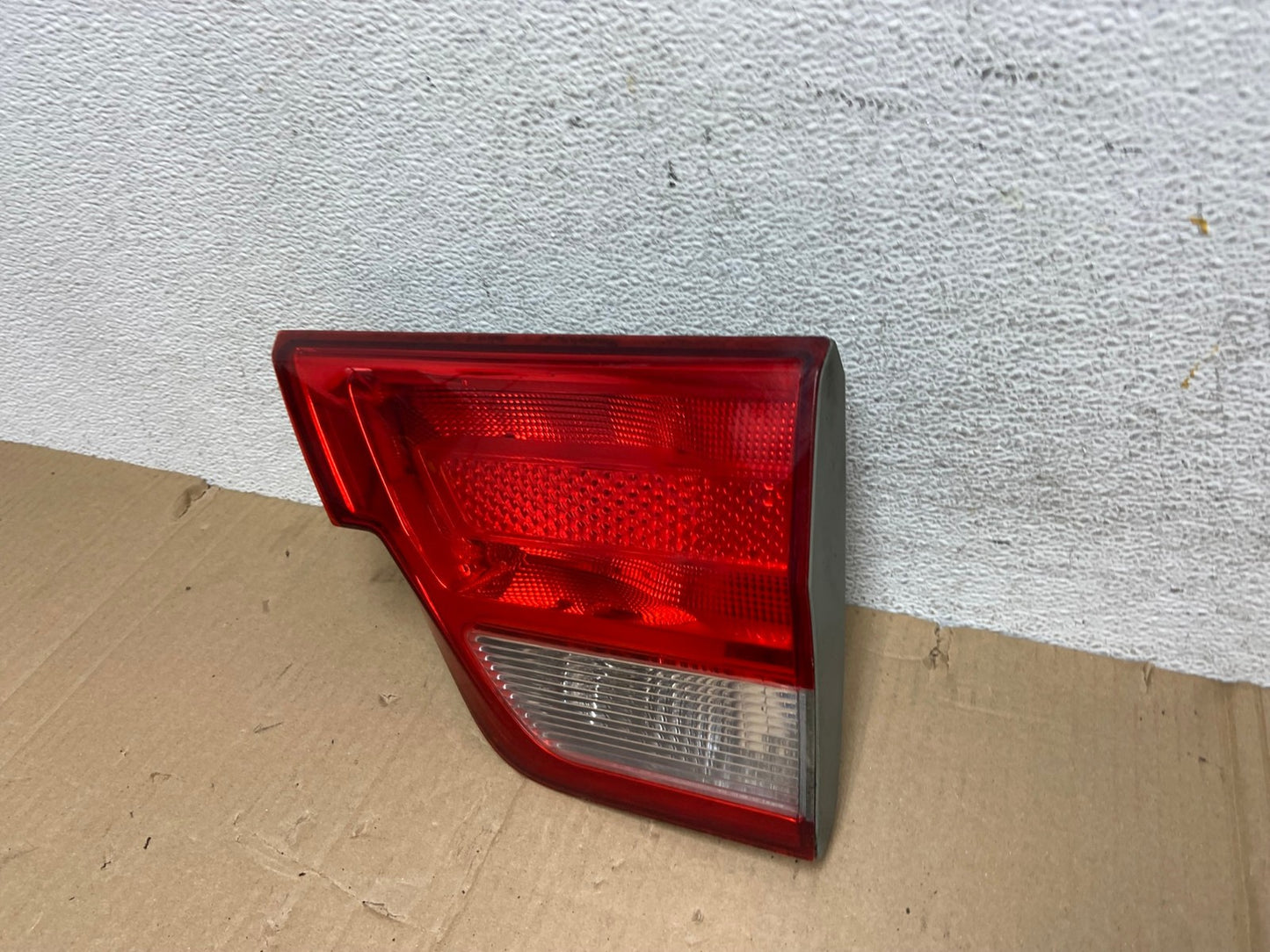 2011-2013 Jeep Grand Cherokee Right Passenger Rh Inner Tail Light AE8956 LK1
