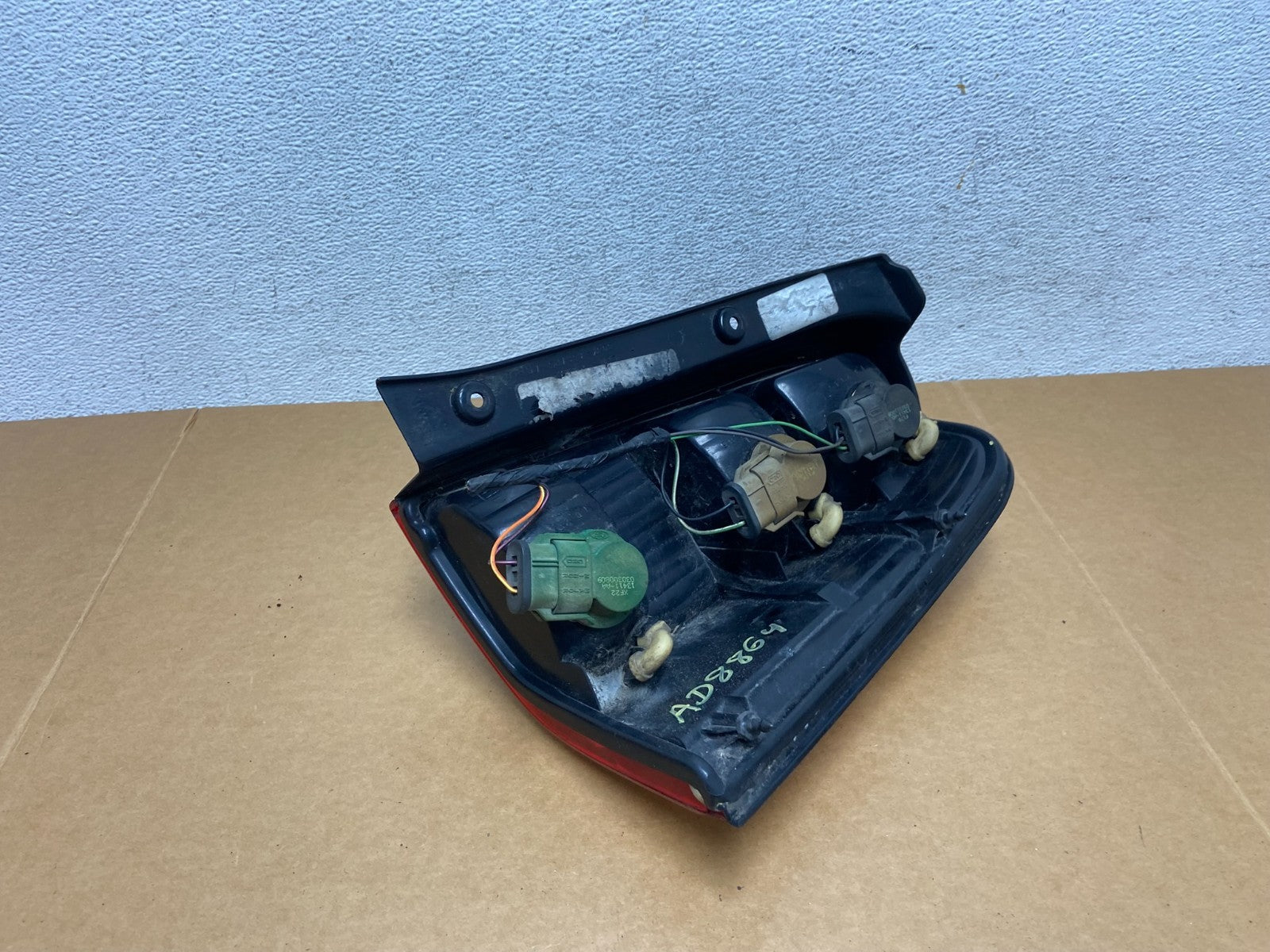 2001 to 2007 Ford Escape Left Driver Lh Side Tail Light AD8864 DW3