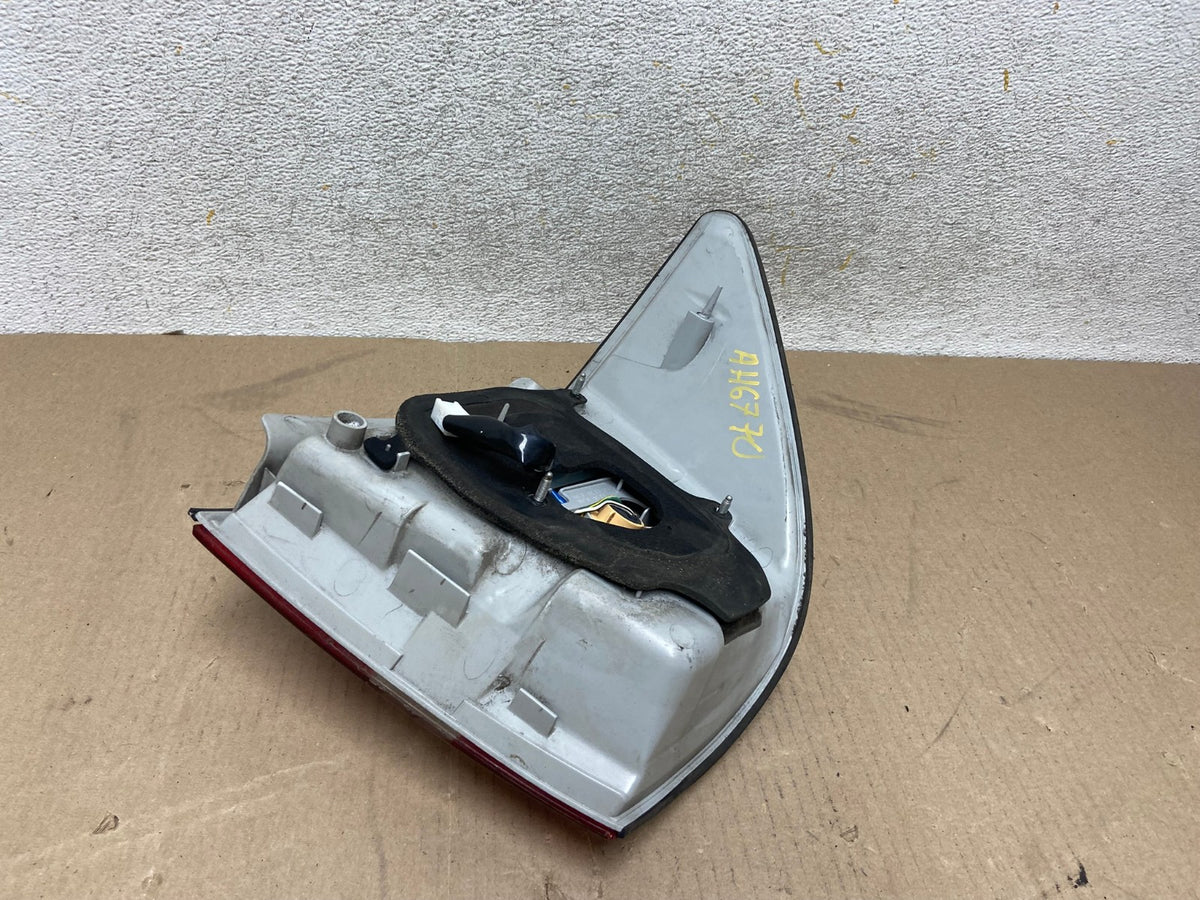2004 to 2006 Lexus LS430 Right Passenger RH Side Tail Light AH6770 LK4