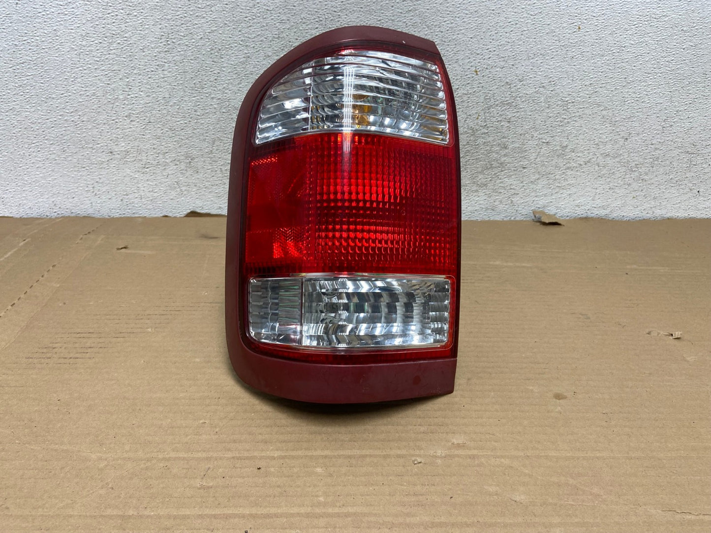 1999 to 2004 Nissan Pathfinder Left Driver Lh Side Tail light AG8108 LK0