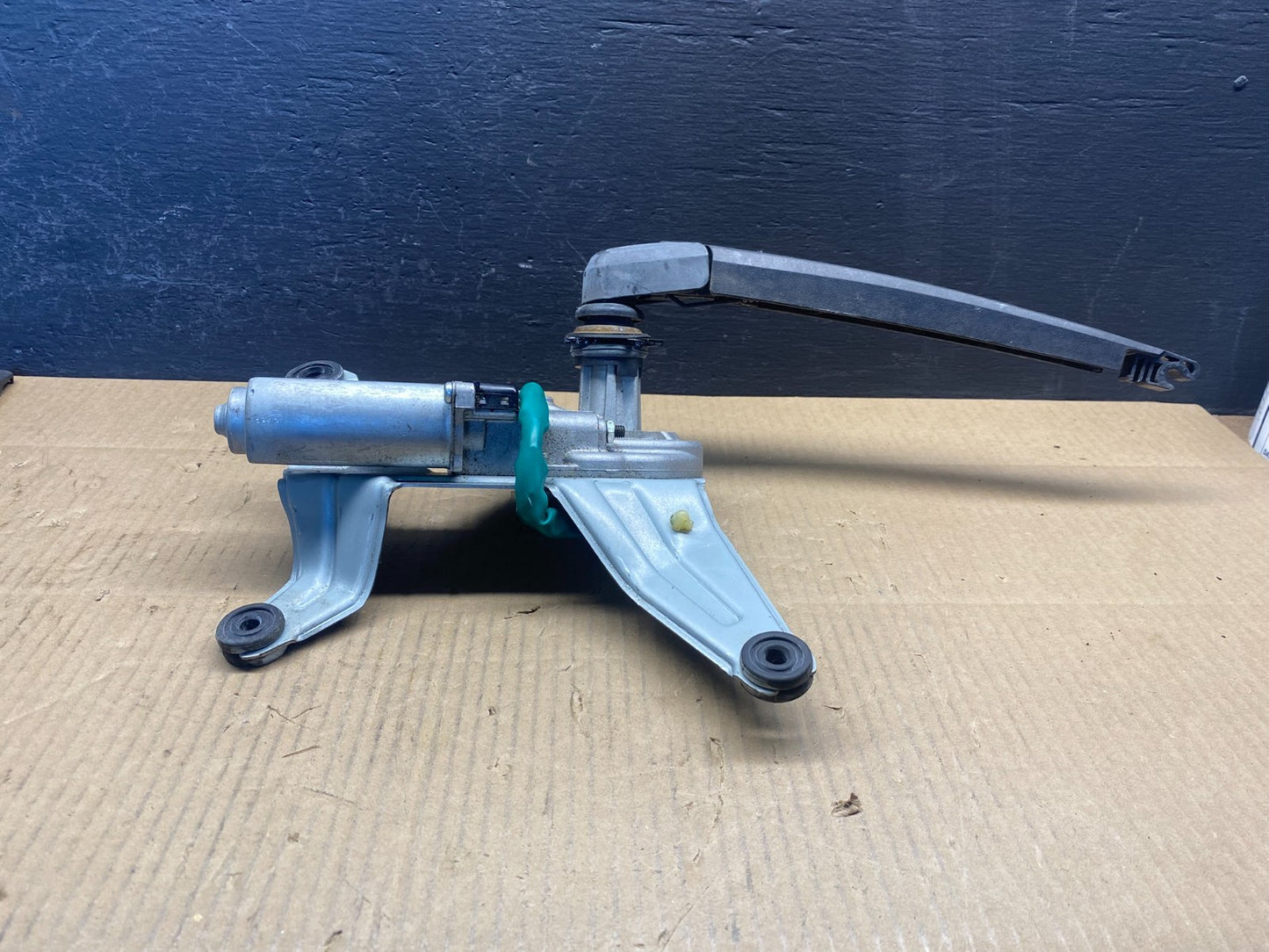 2007 - 2010 Hyundai Santa Fe Rear Glass Windshield Wiper Motor ad1517 DG1