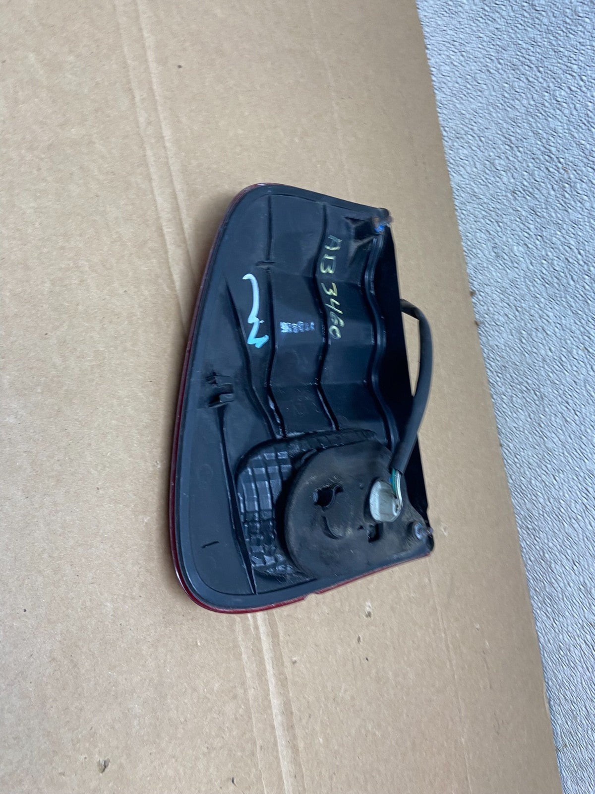 2001- 2004 Toyota Sequoia Right Passenger RH Tail light Inner Oem AB3460 LK5
