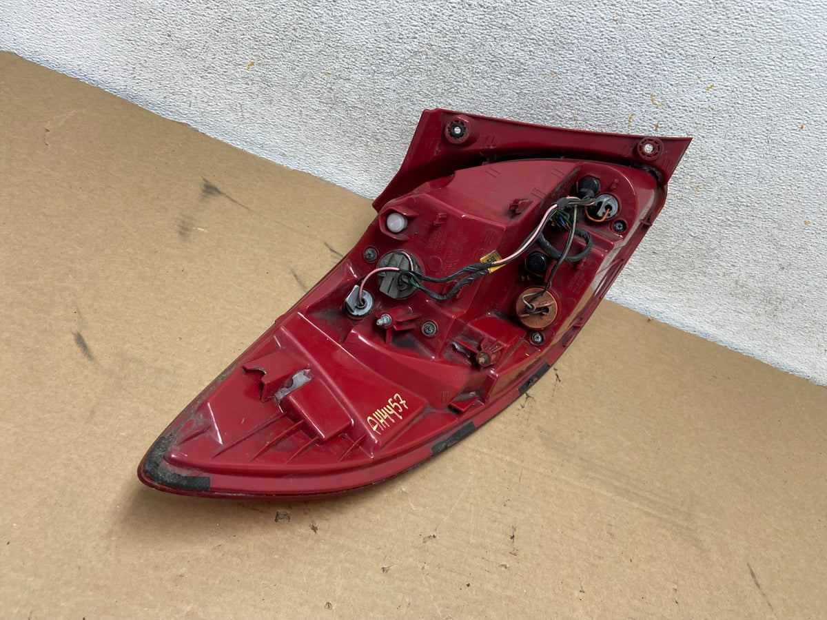 2012 2013 2014 Hyundai Veloster Right Passenger RH Tail light AH4457 DW7
