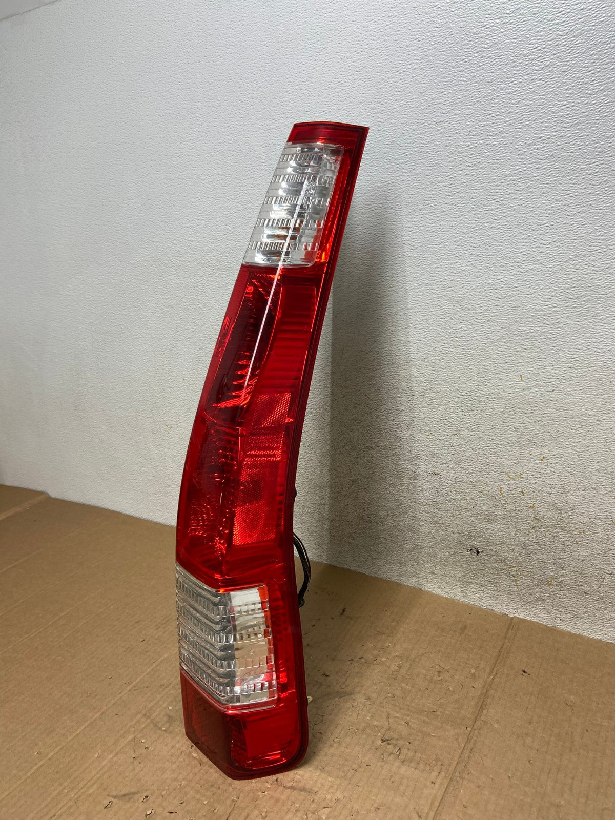 2005 to 2006 Honda Cr-v Crv Right Passenger Side Tail Light AI5439 LK1