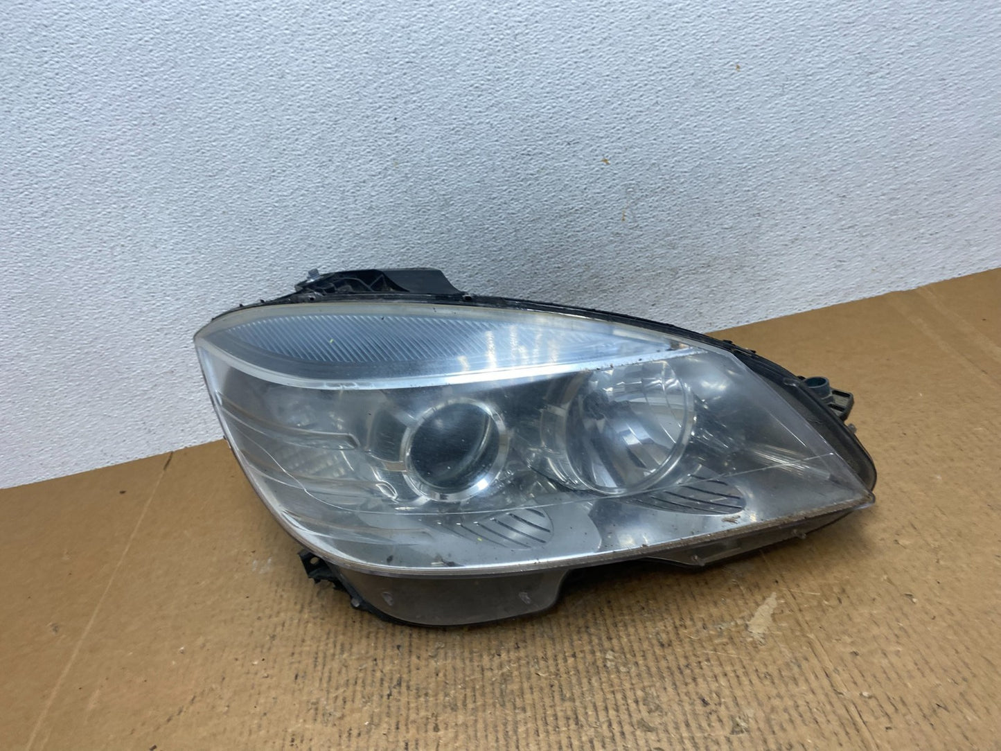 2008 to 2011 Mercedes Benz C-CLASS Right Passenger Side Headlight TYC AE1446 DW0