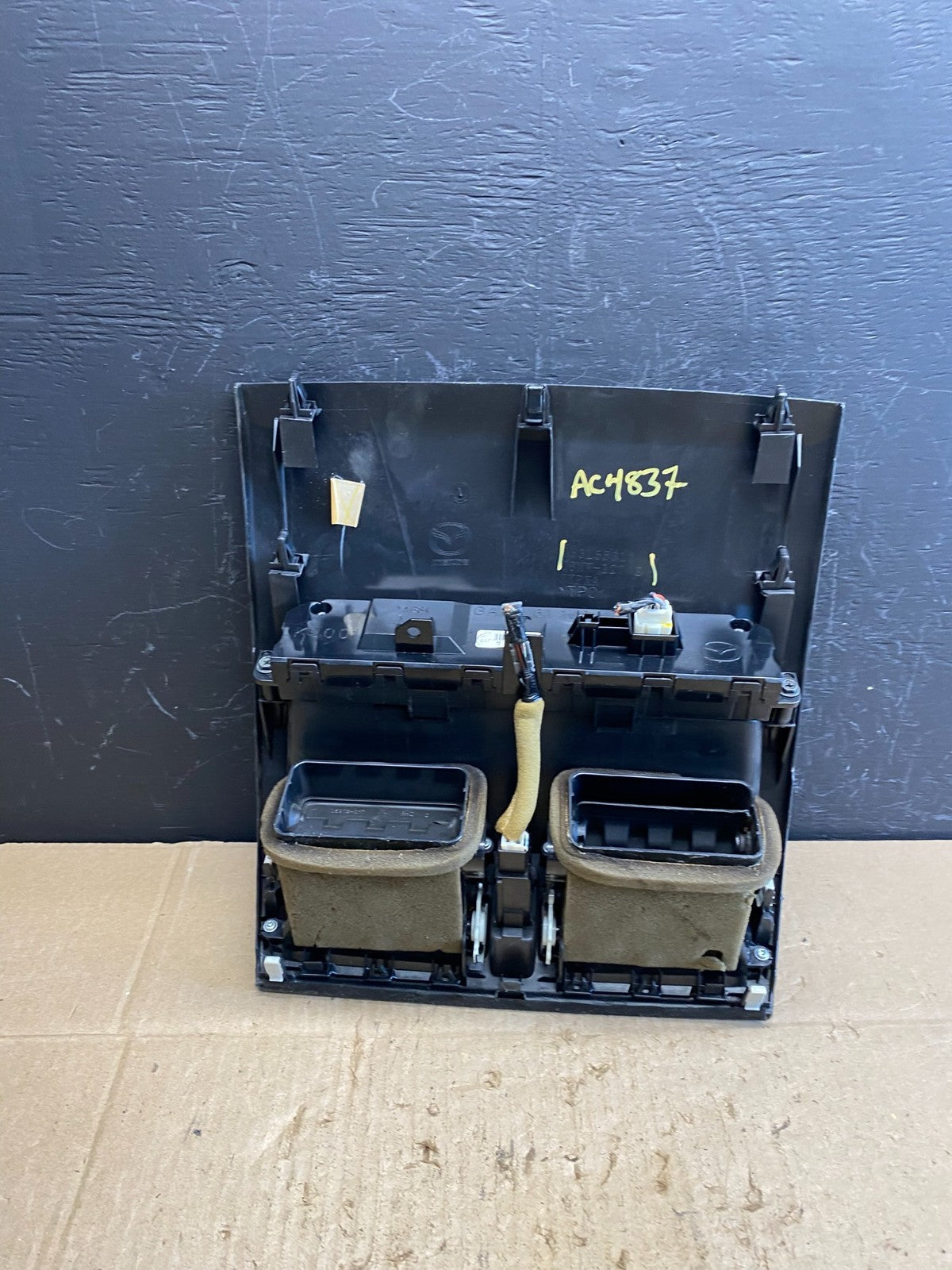 2009 to 2012 Mazda 6 Center Console Dash Dual Air Vent Oem AC4837 DG3
