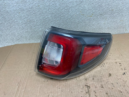 2013 to 2016 GMC Acadia Right Passenger RH Side Tail Light Y0189 DW0