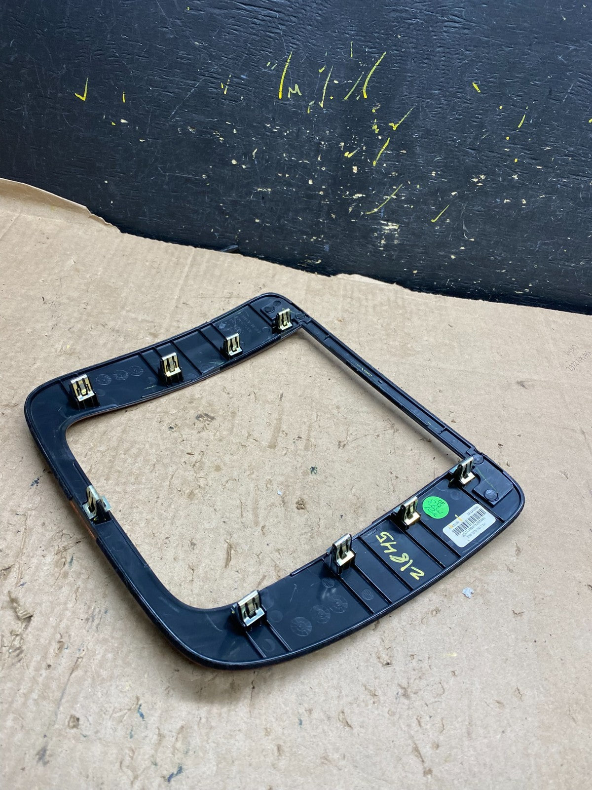 2007-2014 GMC Yukon Tahoe Center Dash Radio Bezel Pedal Traction Trim Z1845 DG4