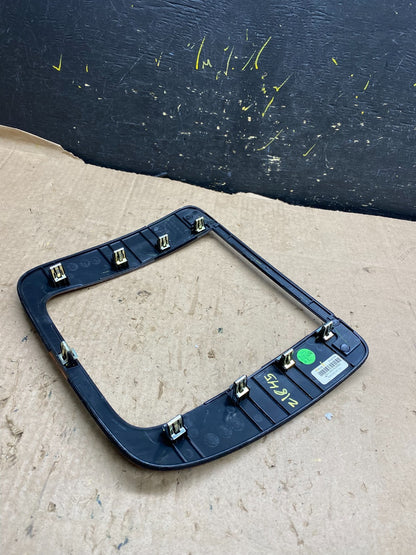 2007-2014 GMC Yukon Tahoe Center Dash Radio Bezel Pedal Traction Trim Z1845 DG4