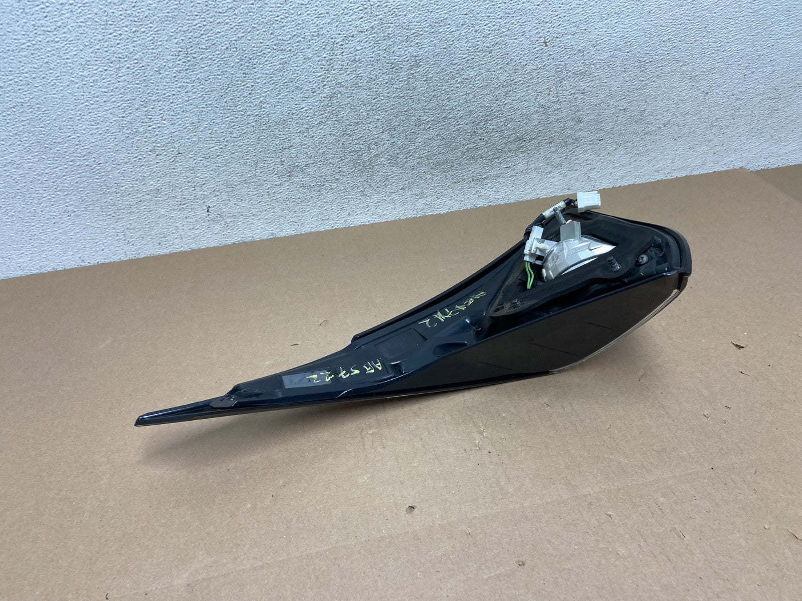 2015 to 2018 Nissan Murano Right Passenger Side Tail Light Inner AG5722 DW4