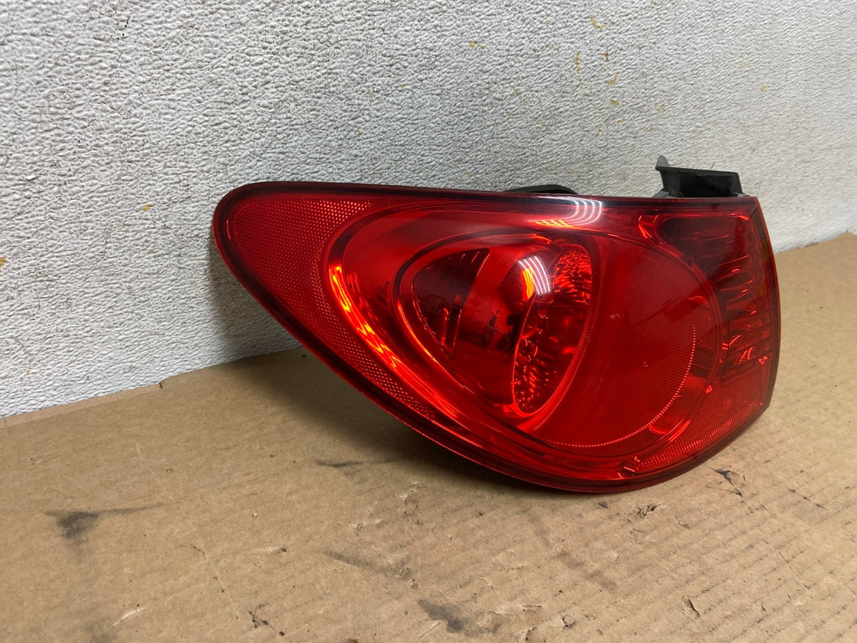 2007 to 2010 Hyundai Elantra Sedan Left Driver Side Tail Light AH4295 LK1
