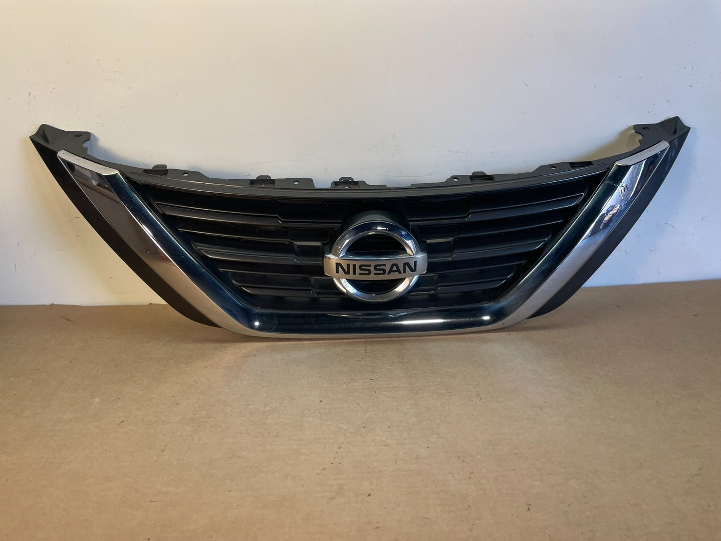 2016 2017 2018 Nissan Altima Front Upper Grill Grille af8705 DG0