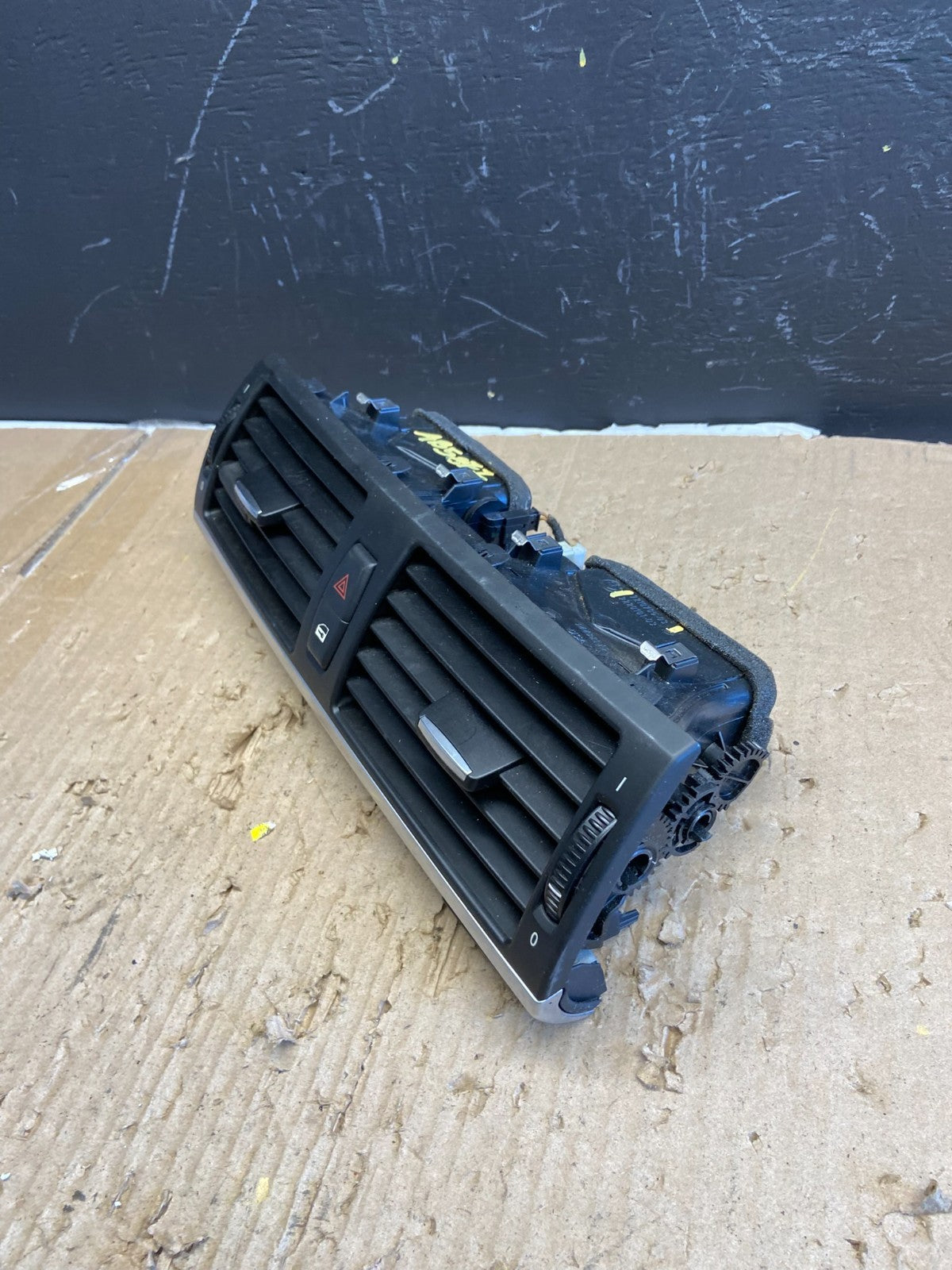 2010 to 2013 BMW X5 X6 Center Console Dash Air Vent OEM AB5877 DG2