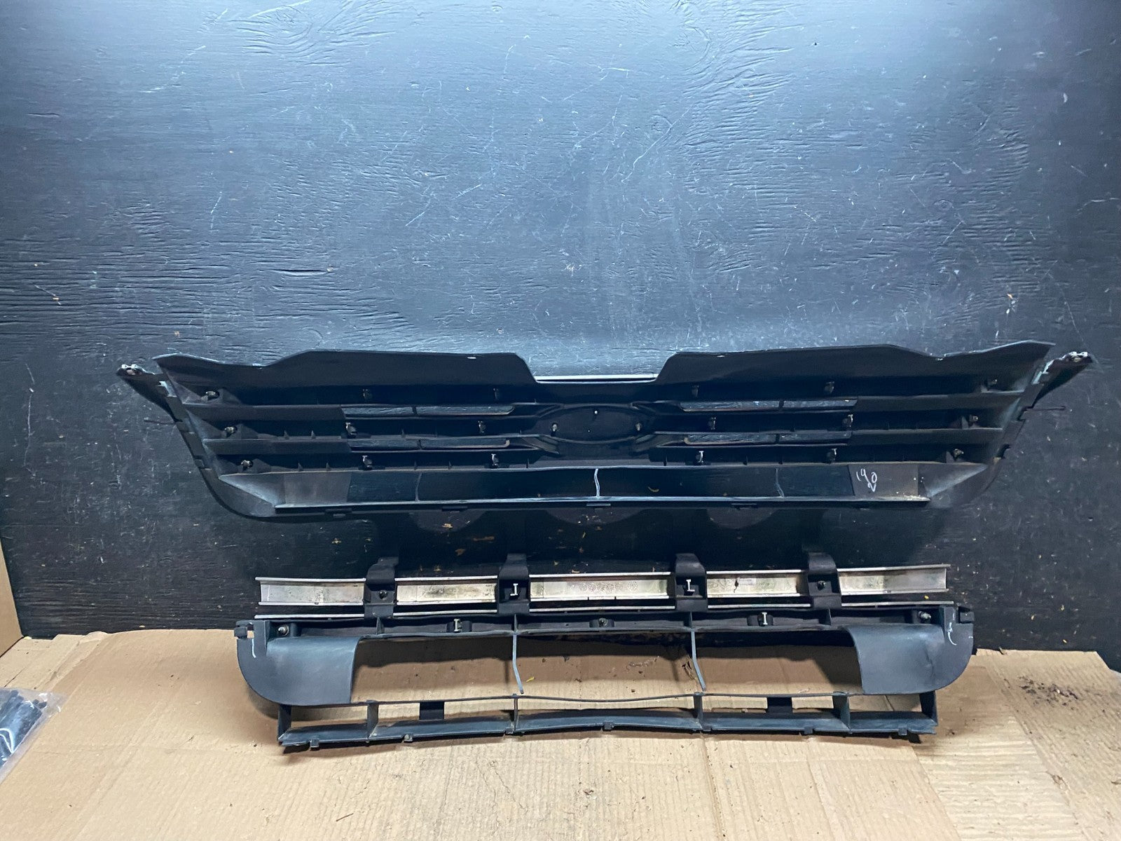 2006-2009 Ford Fusion Grill Grille With Emblem Upper Lower Oem w4819 DG5