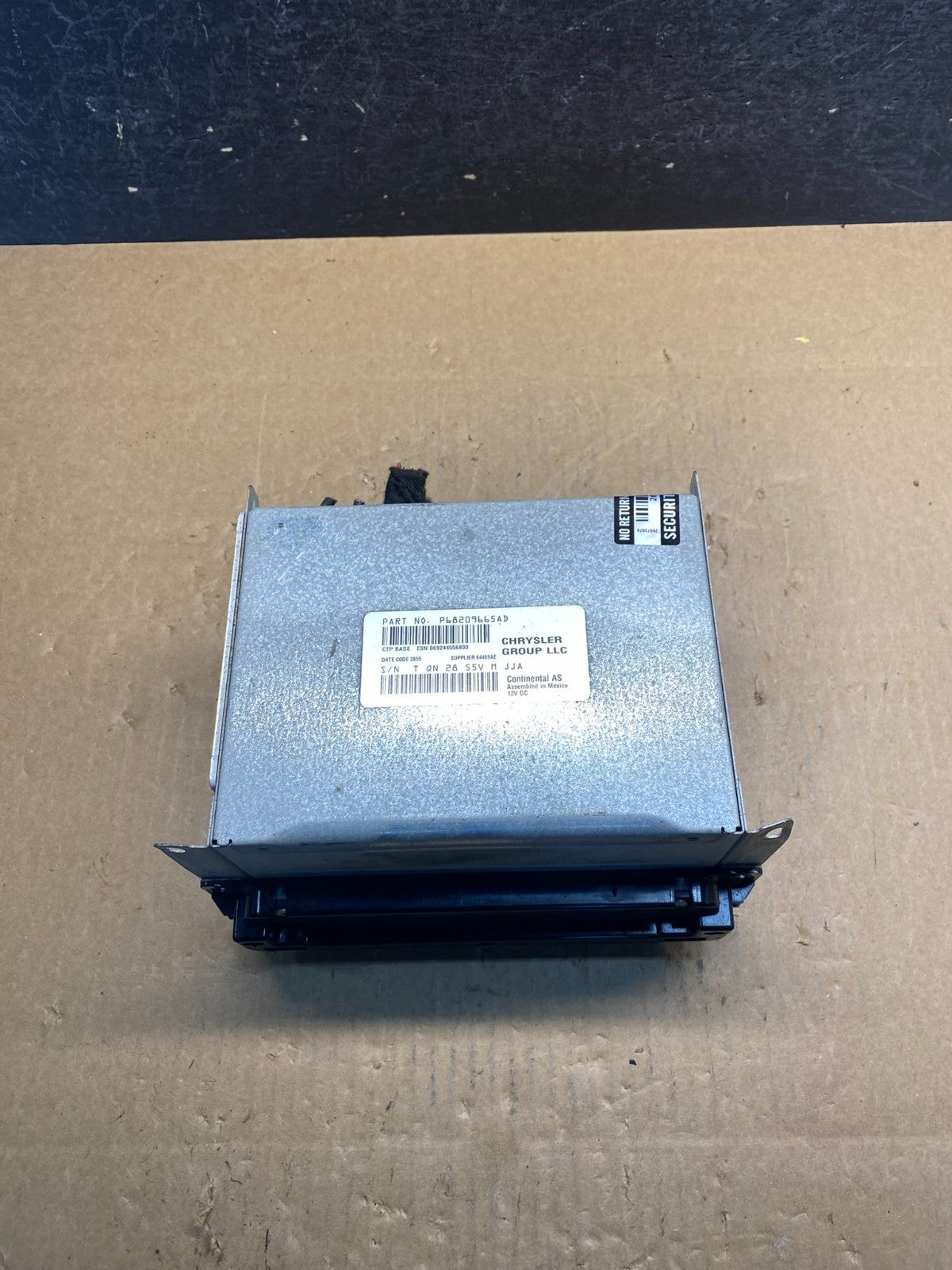 2013 - 2014 Dodge Journey Radio Info Media CD Player Unit AG7402 DG3