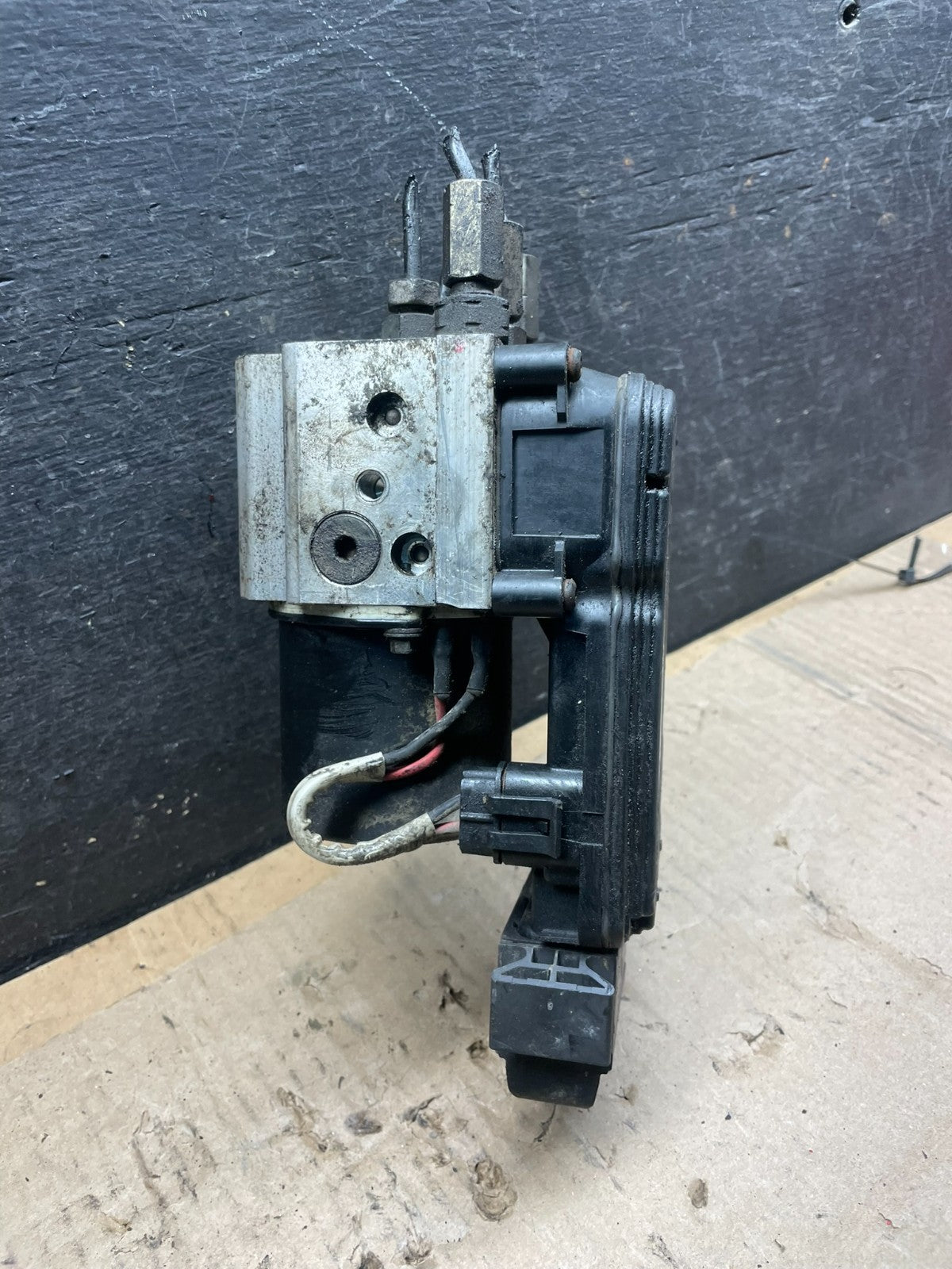2004 2007 Ford E250 E350 Econoline Anti-Lock ABS Antilock Brake Pump u9120 DG1