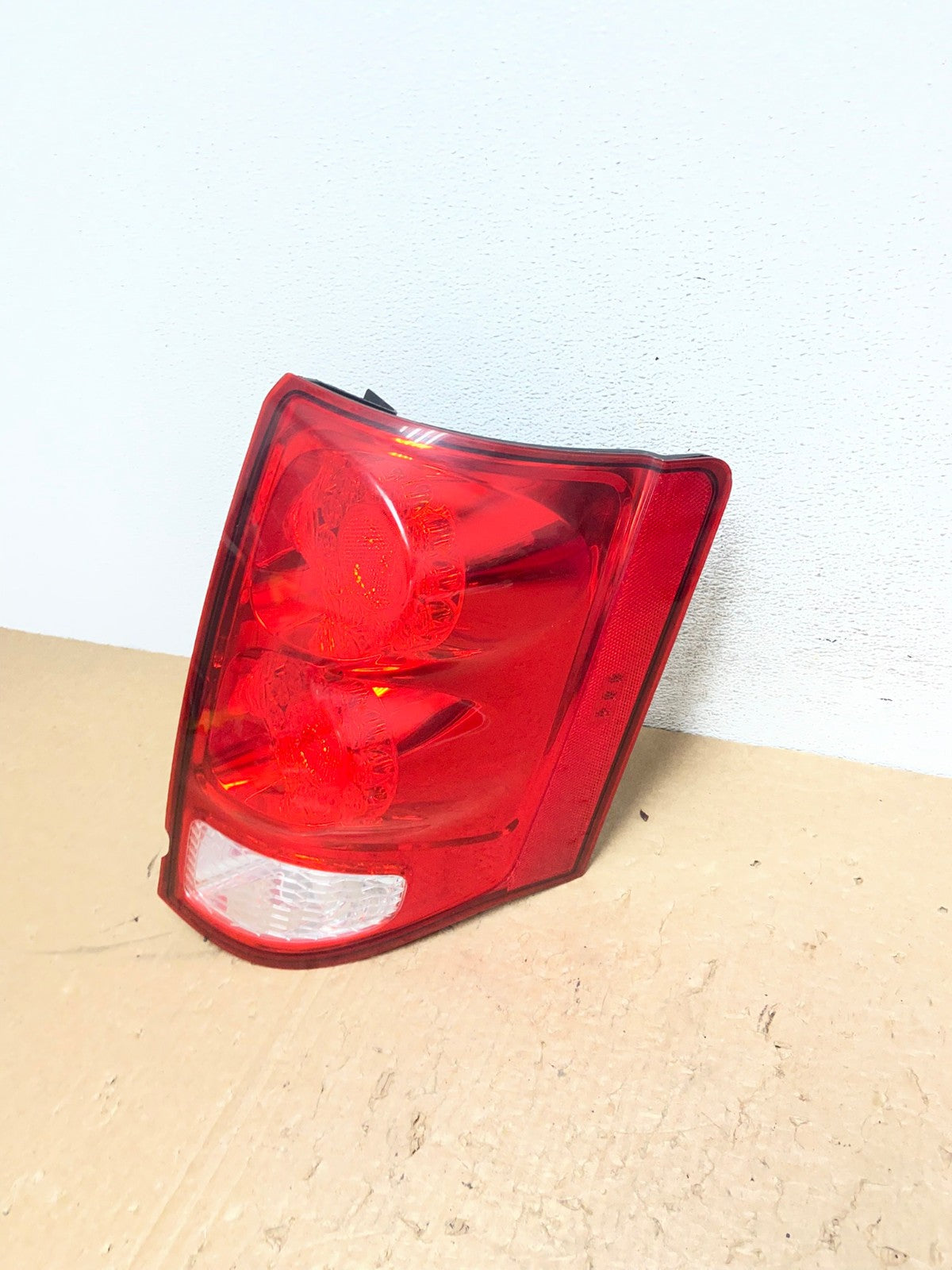 2011 - 2018 Dodge Grand Caravan Right Passenger RH Tail Light Led AG1337 LK1