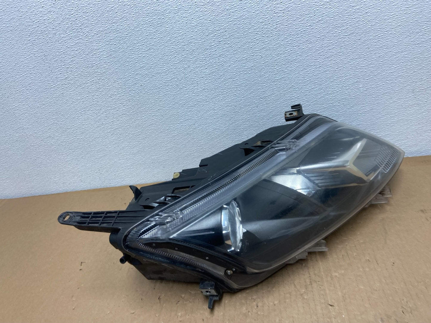 2010 2011 2012 Ford Fusion Right Passenger RH Headlight Halogen OEM AB6551 DW2